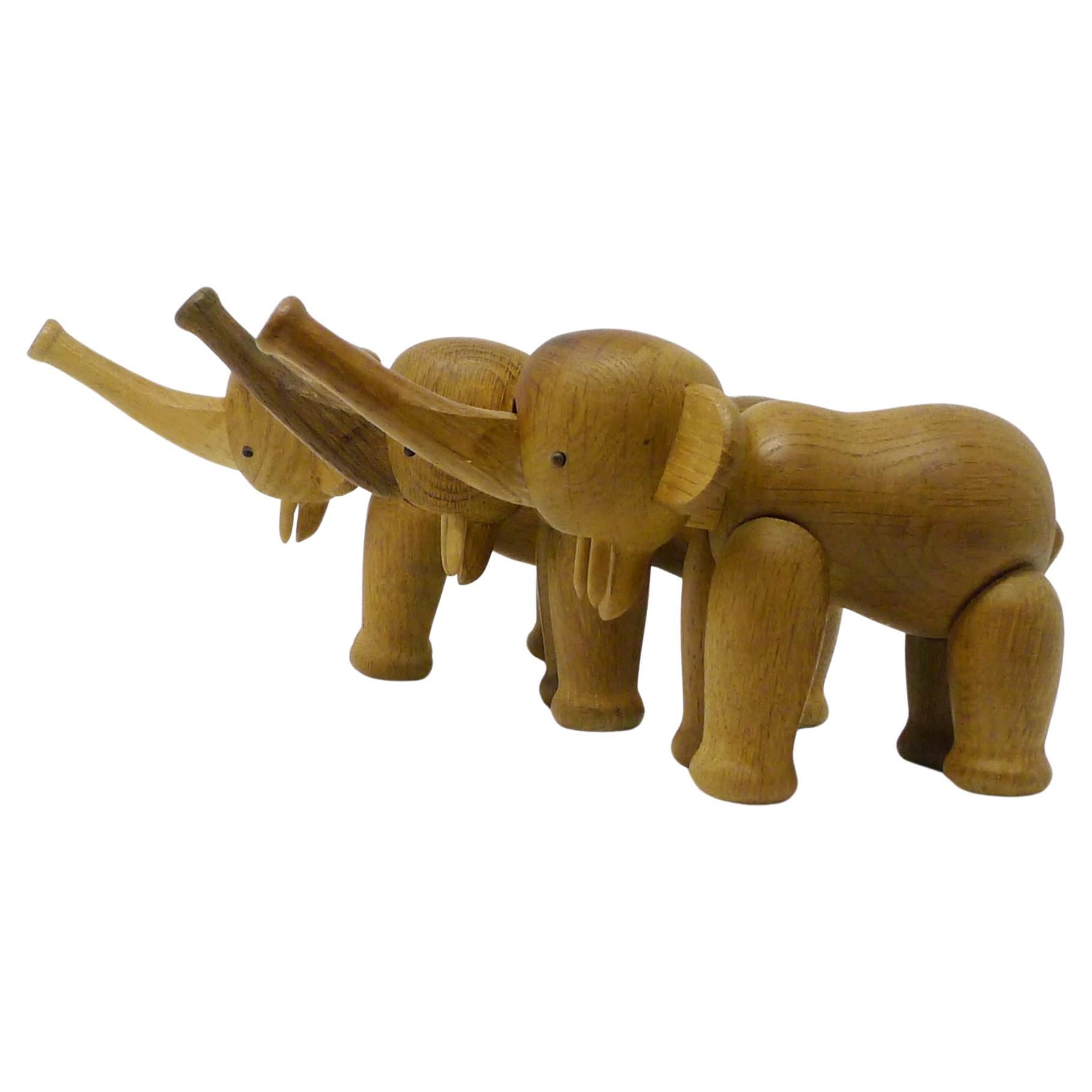 Kay Bojesen, Elefante de roble articulado vintage, diseñado en 1953, Dinamarca