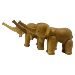Kay Bojesen, Elefante de roble articulado vintage, diseñado en 1953, Dinamarca