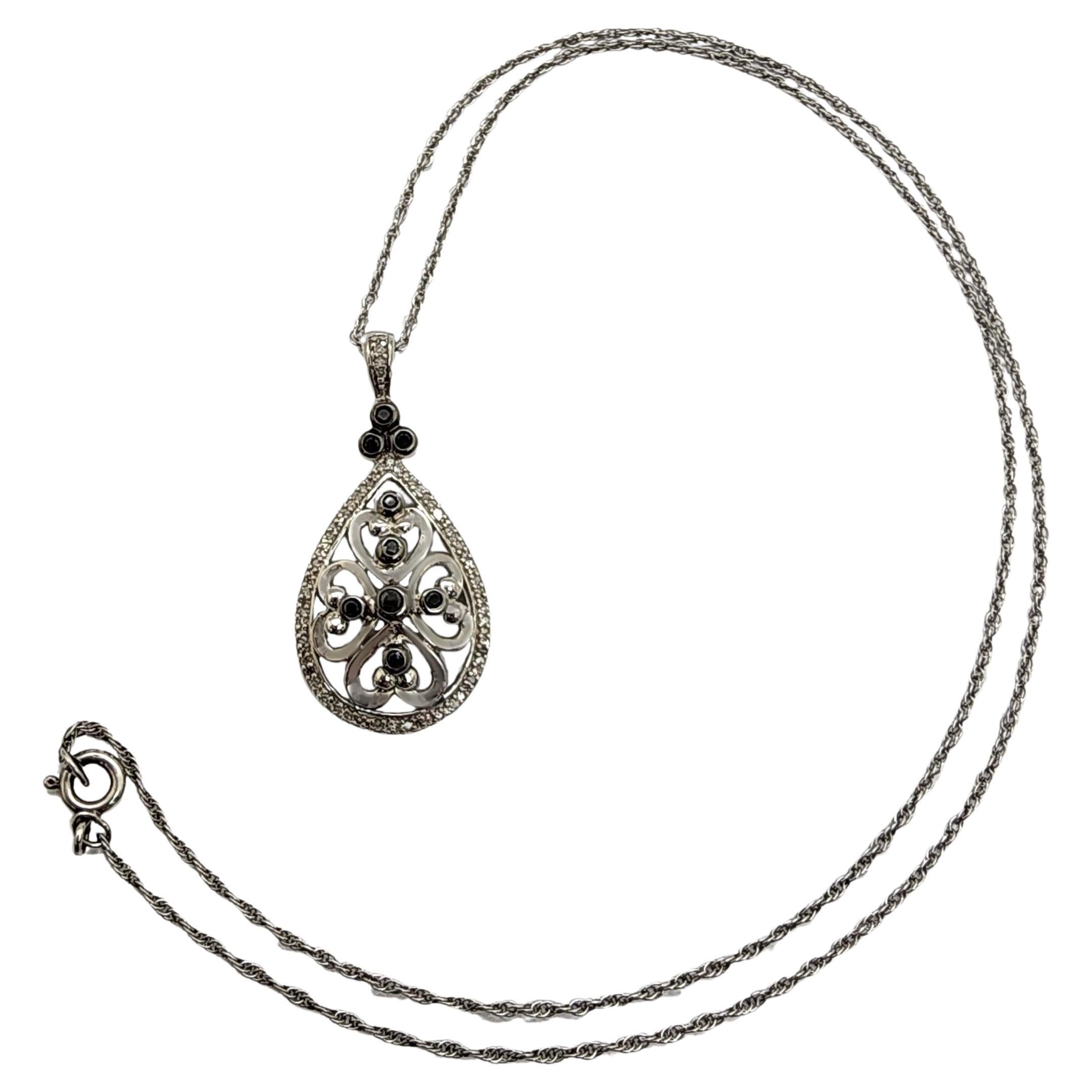 Kay Jewelers Sterlingsilber-Halskette mit schwarzem und weißem Diamanten-Anhänger #17005 im Angebot