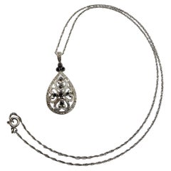 Kay Jewelers, collier pendentif en argent sterling avec diamants noirs et blancs n° 17005