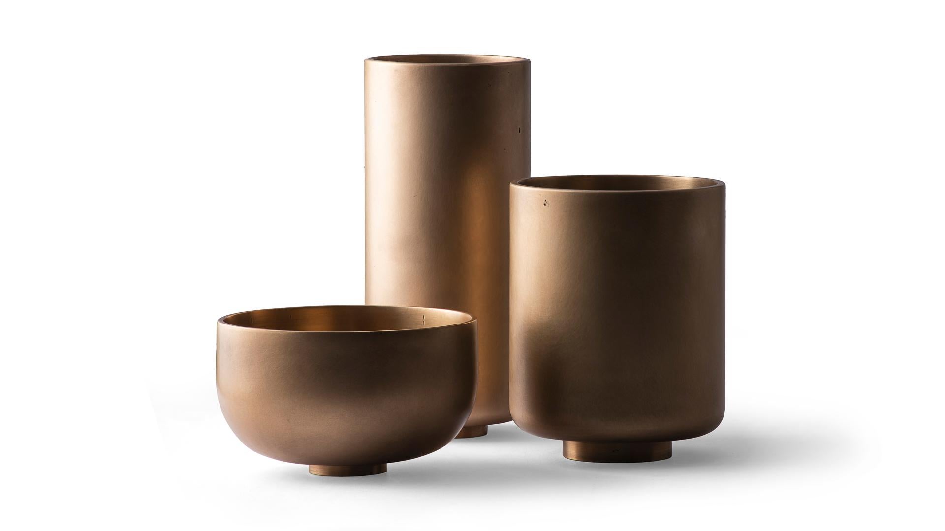 Mid-Century Modern Kaya Bowl, Contemporary Cast Bronze Bowl For Sale