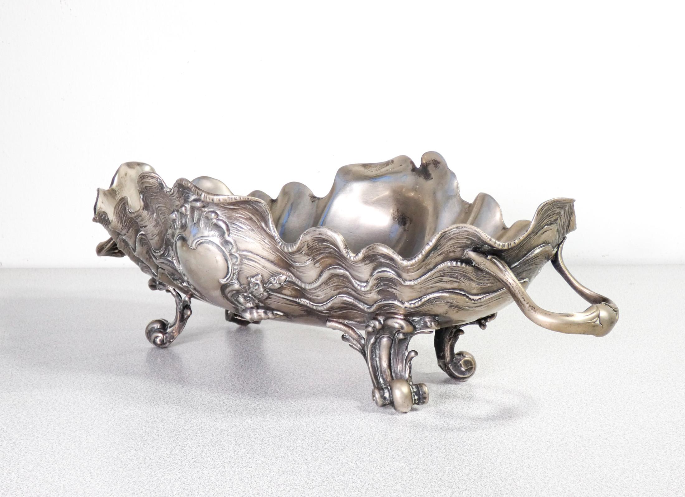 Kayserzinn centerpiece cachepot, art nouveau sculpture, jugendstil, with shell pattern

Origin
Germany

Period
Late nineteenth century

Brand
KAYSERZINN
The largest pewter factory in the Rhineland of the nineteenth century finds its