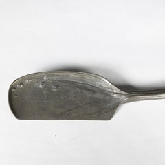 Kayserzinn Alemania. Una bandeja recogemigas de peltre Arts and Crafts