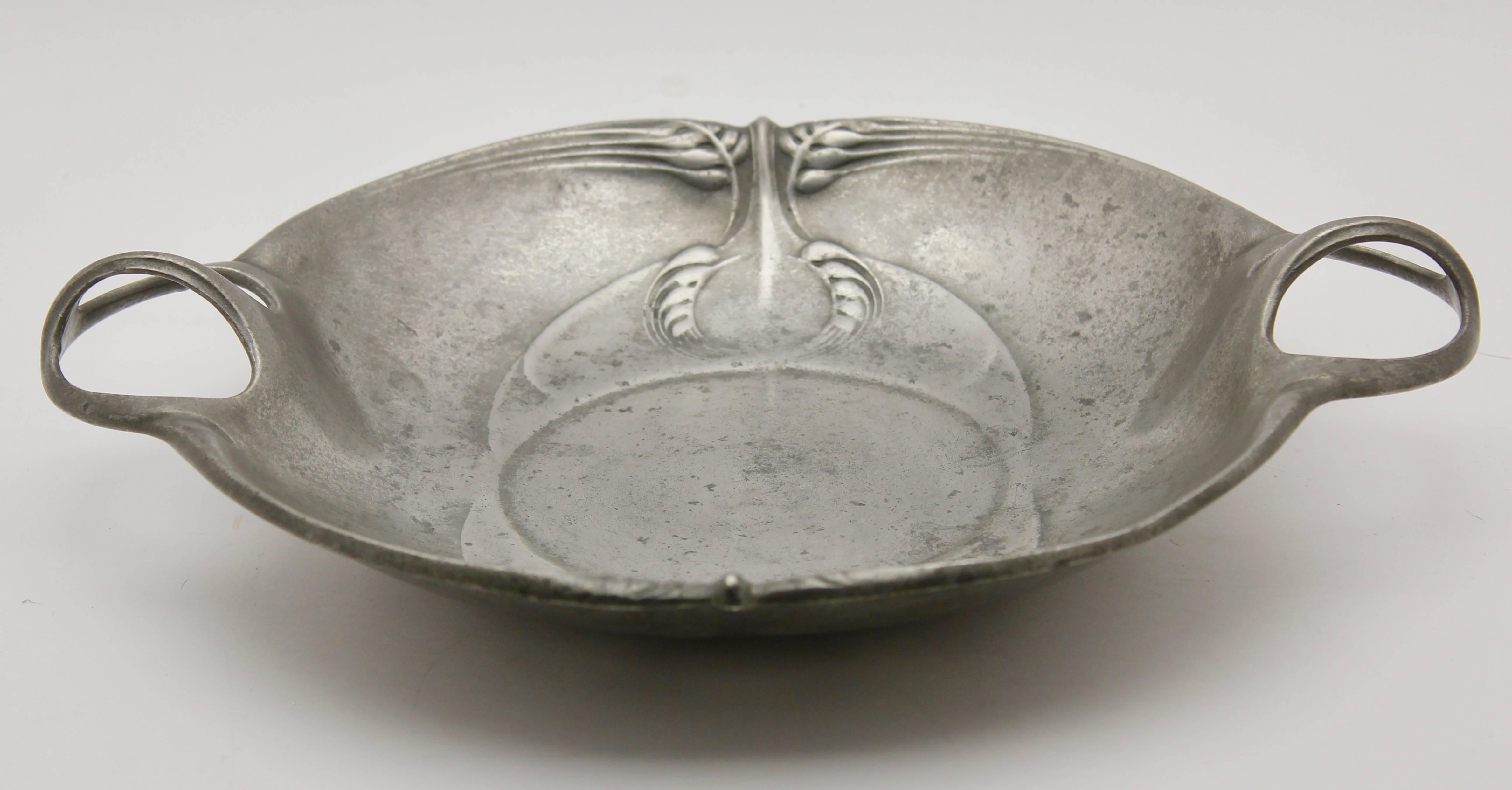 Kayserzinn Pewter, Early Art Nouveau Design, Germany, circa 1905, No 4611 1