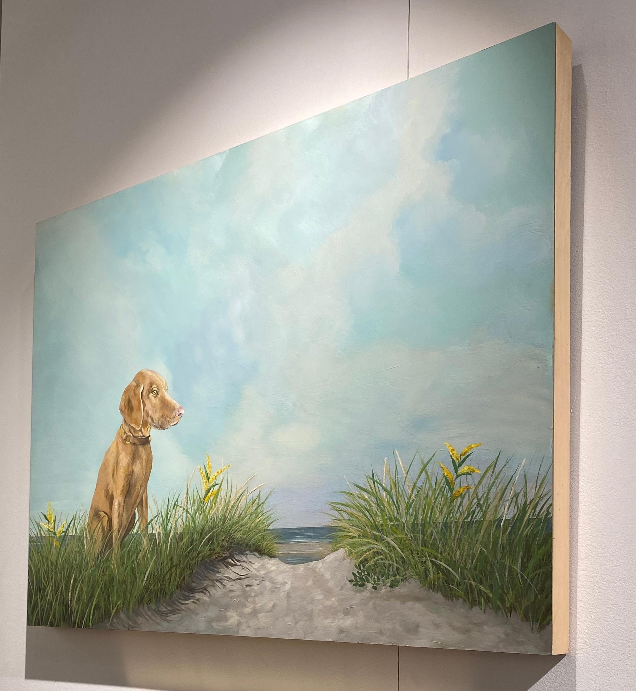Playa Tranquila - Perro en Paisaje Costero Pintura sobre Panel, Cielo Azul y Nubes en venta 1