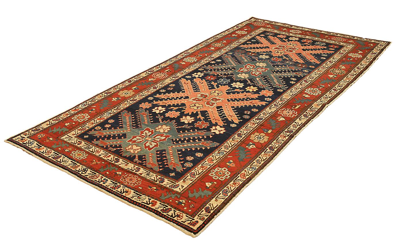 Kazak Carpet Lesghi Star Design In Good Condition For Sale In Ferrara, IT