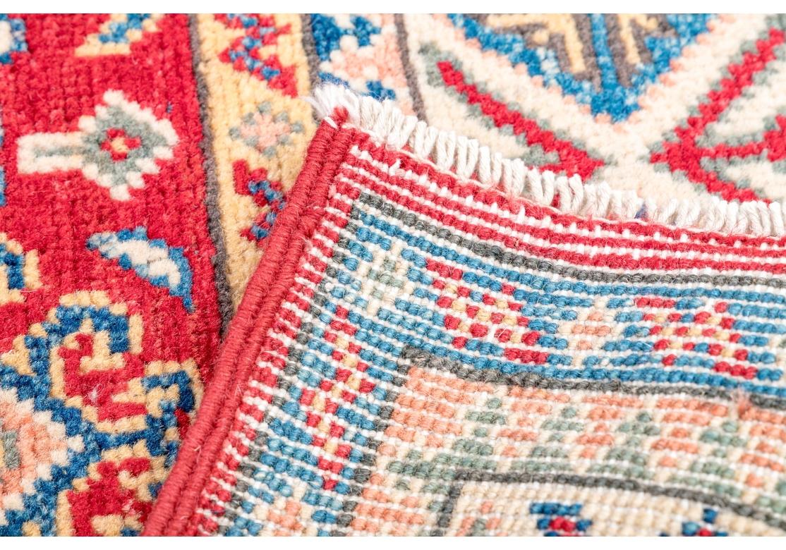 Kazak Handgeknüpfter Wollteppich im Zustand „Gut“ im Angebot in Bridgeport, CT