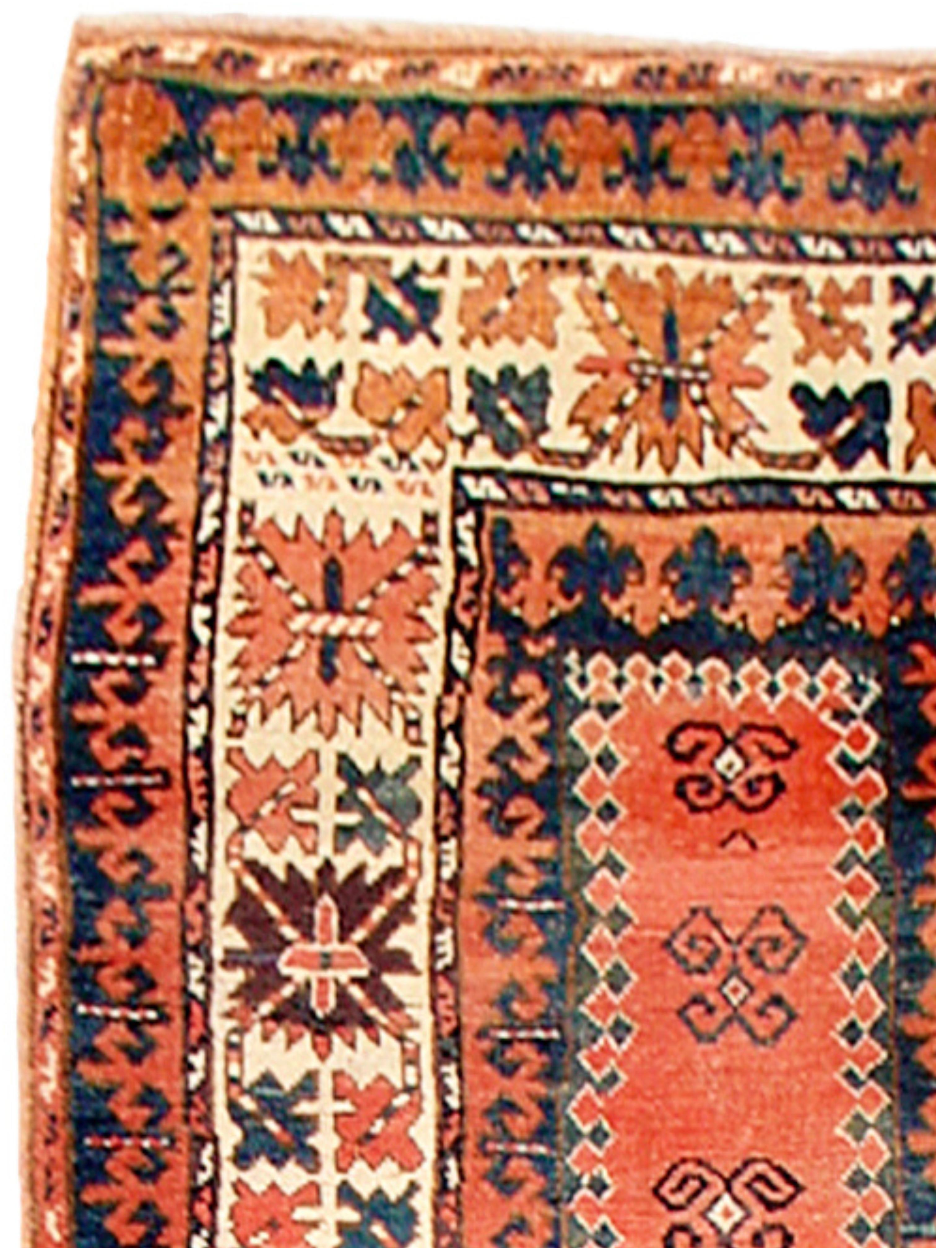 Roter geometrischer Kazak-Teppich, 19. Jahrhundert

Zusätzliche Informationen:
Abmessungen: 8'0