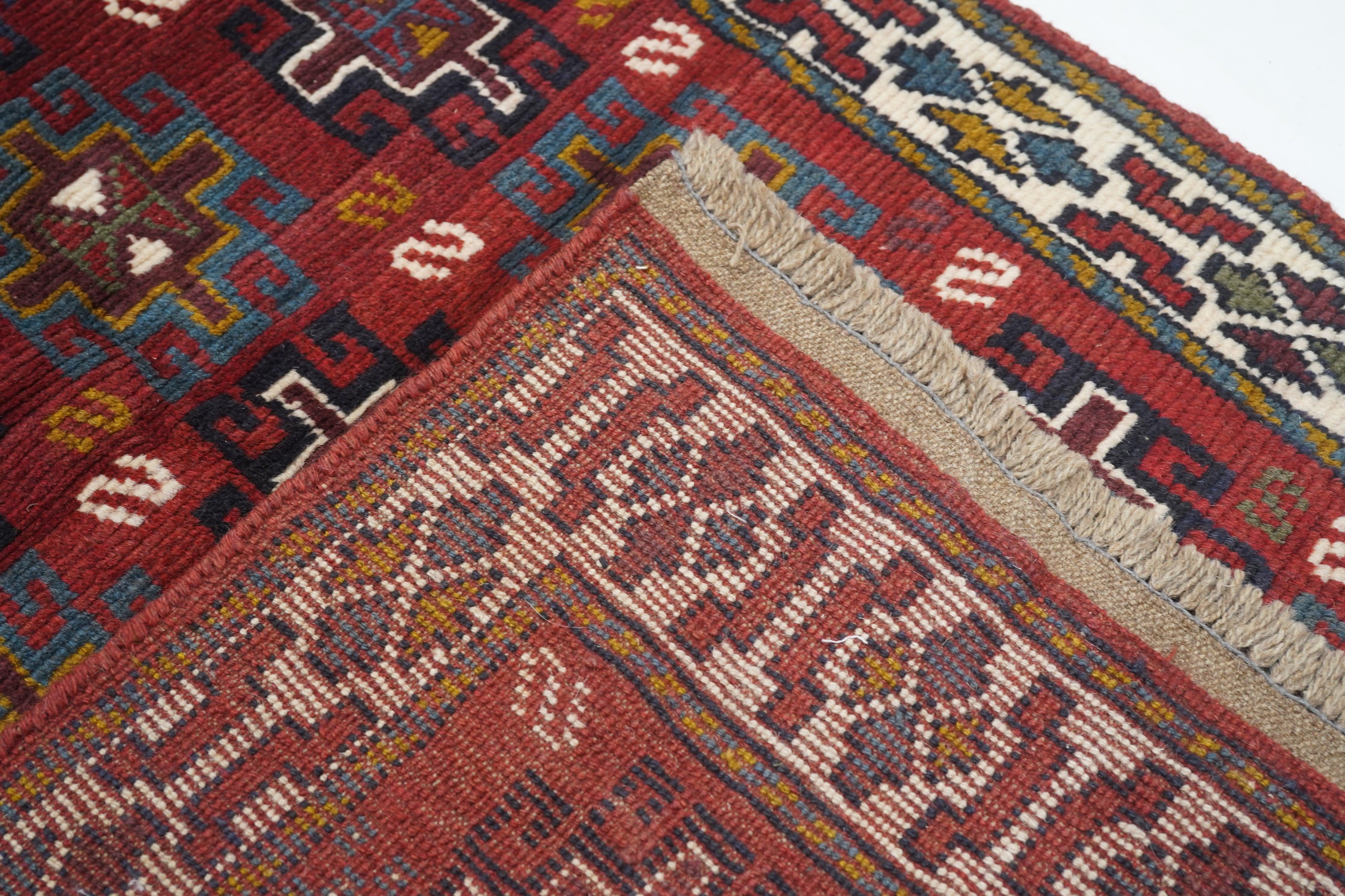 Kazak-Teppich 3'10'' x 5'9'' im Angebot 4