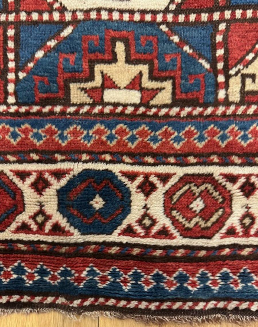 Tissé à la main Tapis kazak en vente