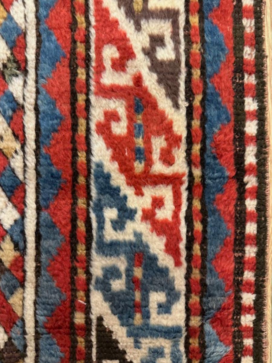 Fin du XIXe siècle Tapis kazak en vente