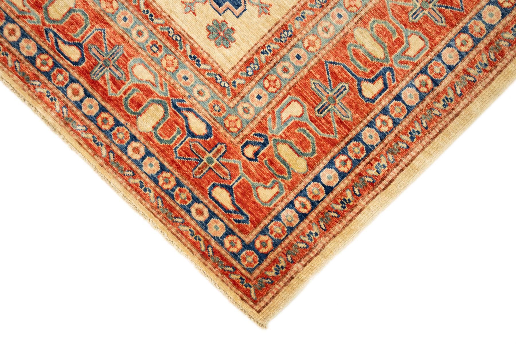 Kazak Style Teppich, handgeknüpft, 7.9 × 5.5 ft - Elfenbein, Rot und Blau (21. Jahrhundert und zeitgenössisch) im Angebot
