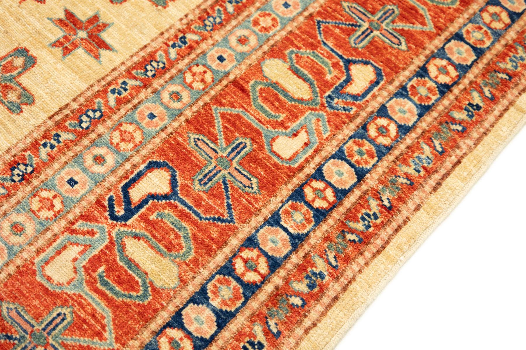 Kazak Style Teppich, handgeknüpft, 7.9 × 5.5 ft - Elfenbein, Rot und Blau (Wolle) im Angebot