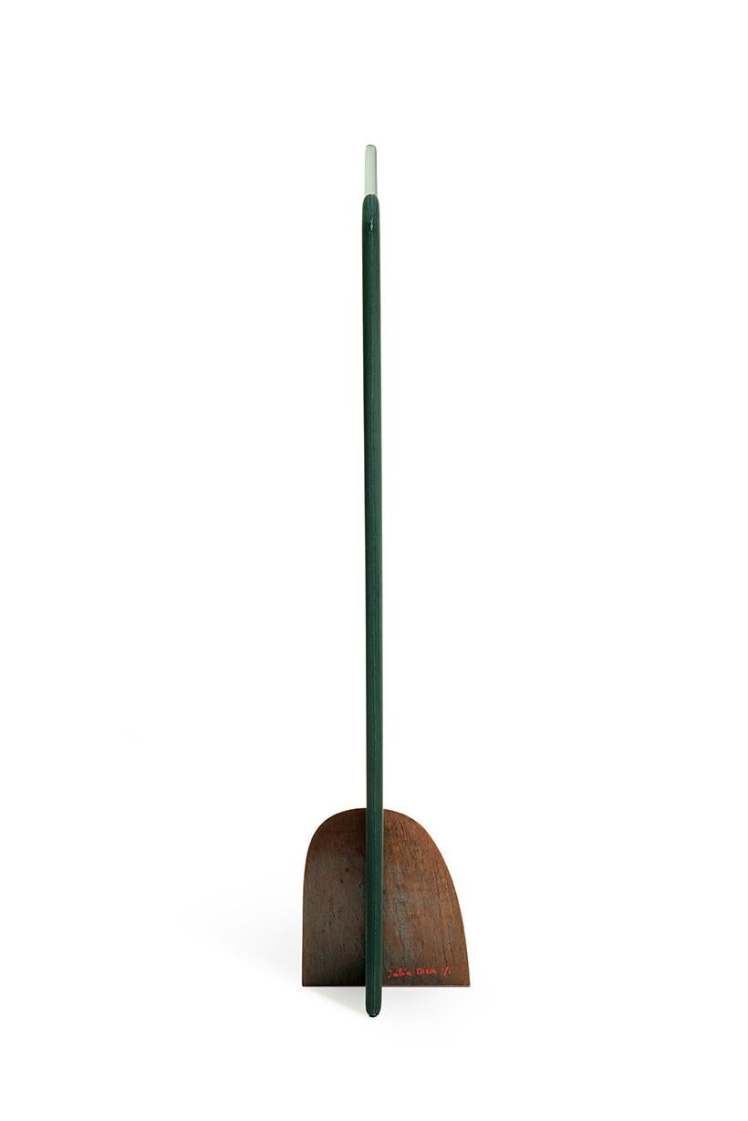 Kazimir wird in Italien meisterhaft von Hand gefertigt und ist nicht nur ein perfekter Raumteiler für einen minimalistischen oder klassischen Raum, sondern auch eine symbolische Brücke, die Design und Kunst, Funktionalität und Dekoration miteinander