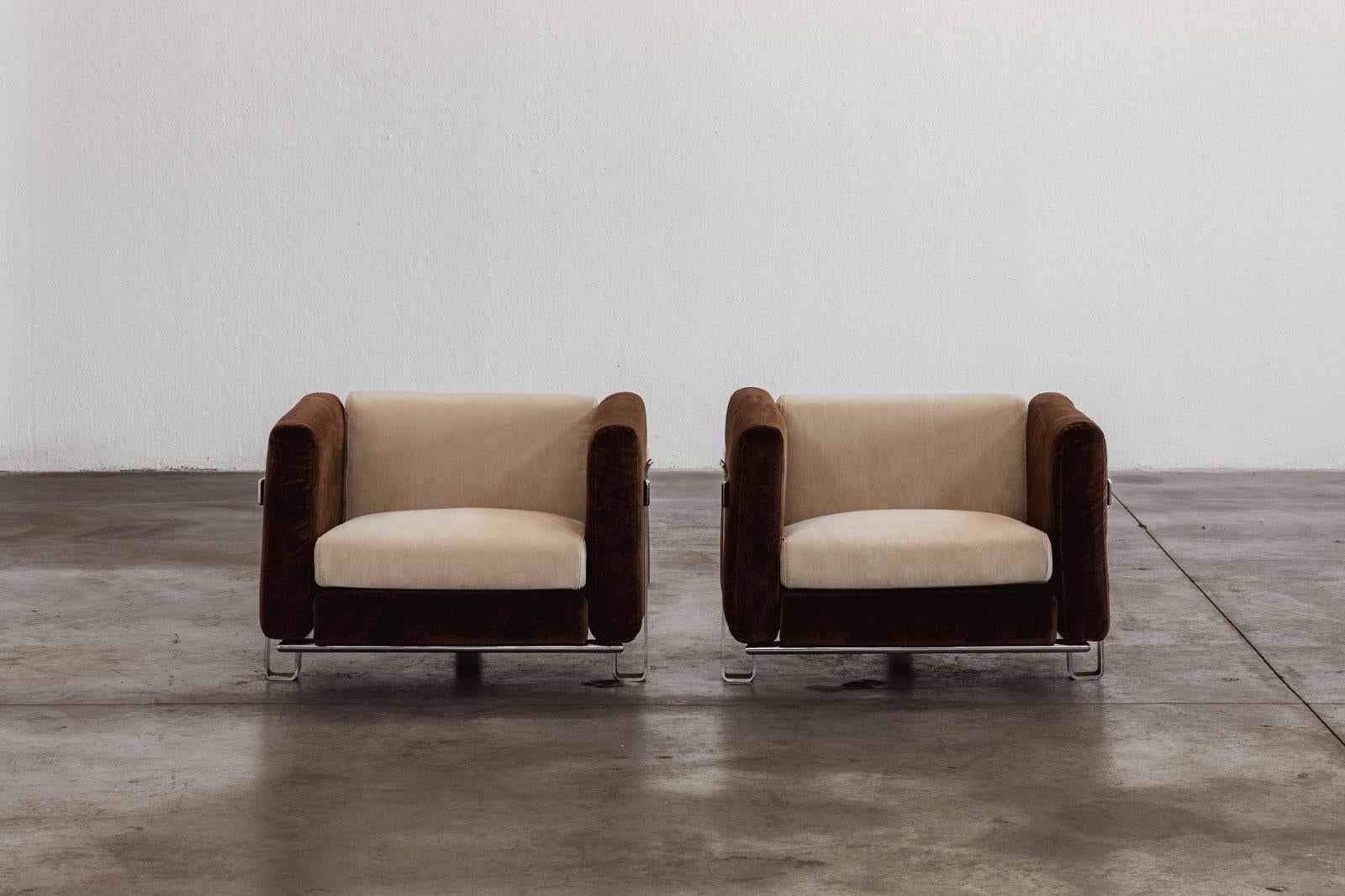 Kazuhide Takahama Armchairs for Simon Gavina, Two-tone Velvet, 1965, Set of 2 For Sale 1