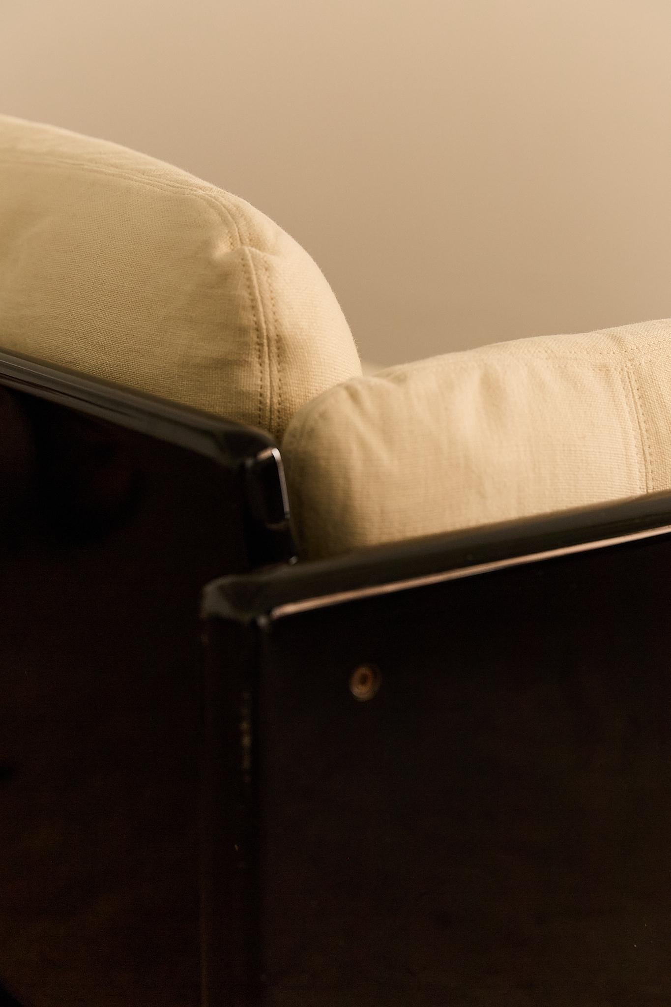 Tessuto Kazuhide Takahama Three Seater Sofa in vendita