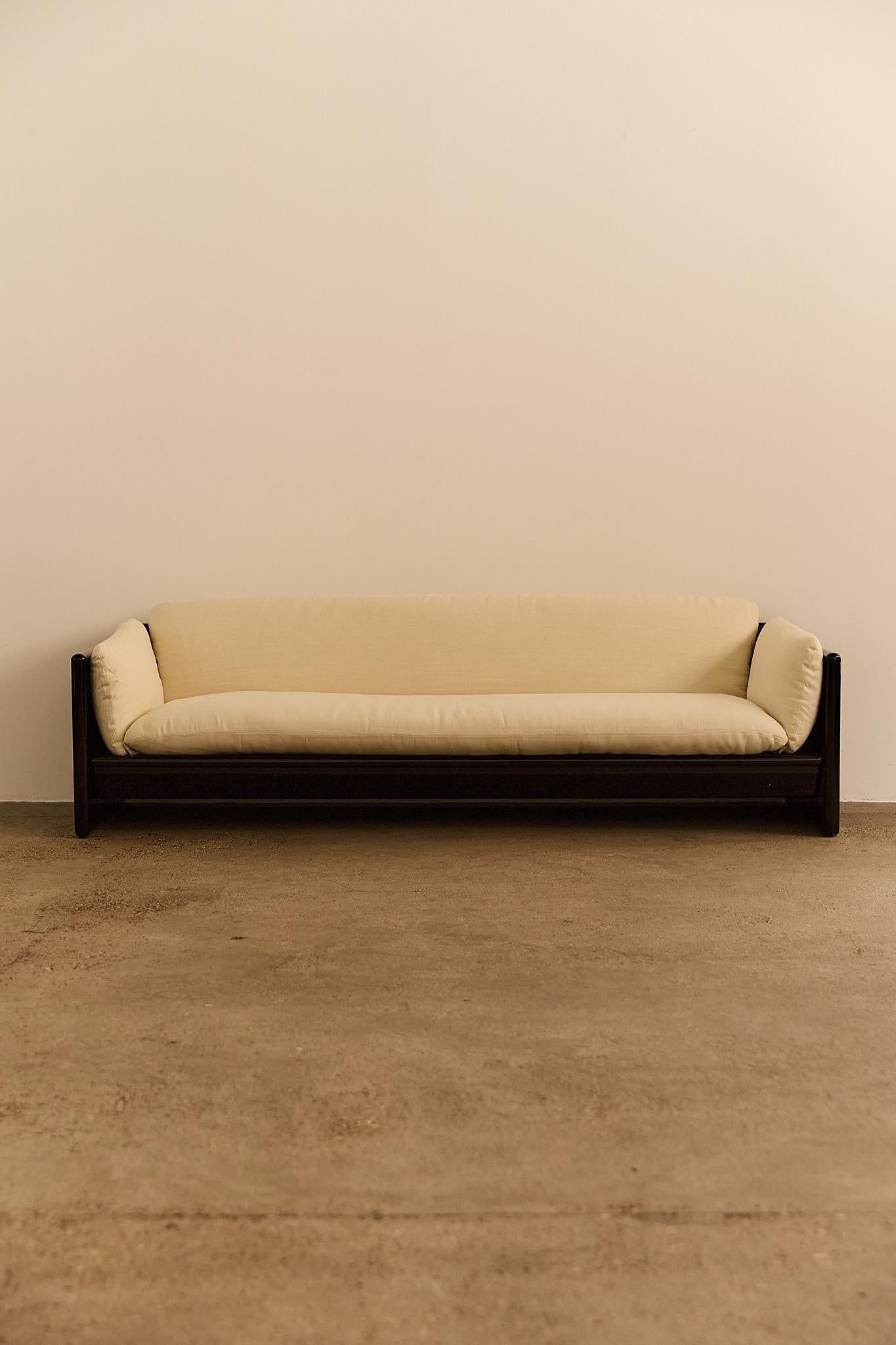 Kazuhide Takahama Three Seater Sofa in vendita 1