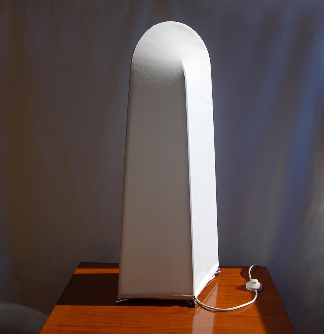 This fantastic lamp is the result of Japanese minimal elegance, lightness and italian handcraft. 
The Kazuki lamp was made in three different sizes. 
This lamp is the intermediate model (Kazuki 2) and it can be used as a floor lamp or as a table