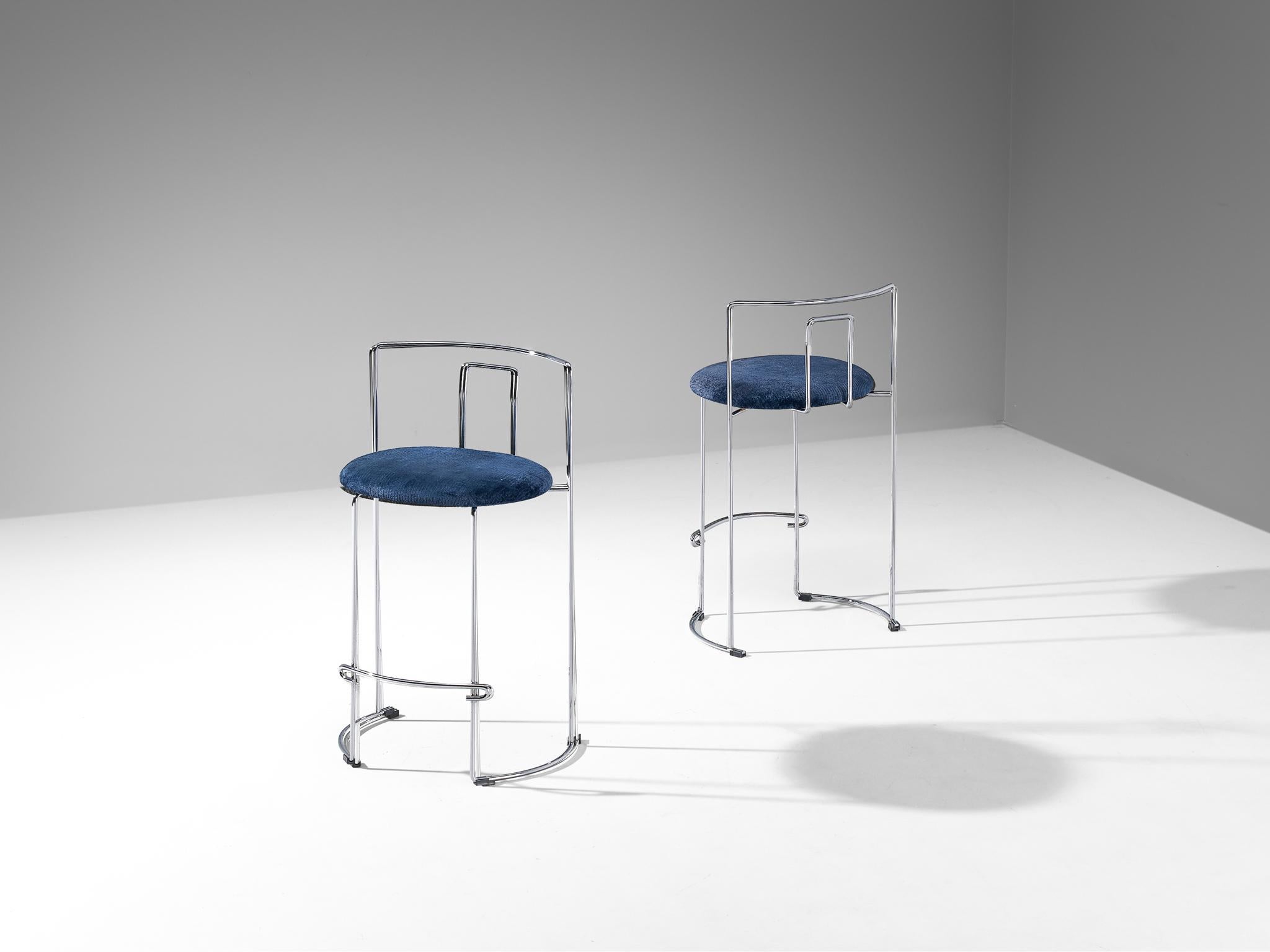 Kazuhide Takahama for Simon Gavina, pair 'Gaja' barstools, chrome-plated steel, fabric, Italy, design 1974

Pair of streamlined stools designed by Kazuhide Takahama in 1974. The frames of these chairs are elegant and subtle, due to the thin