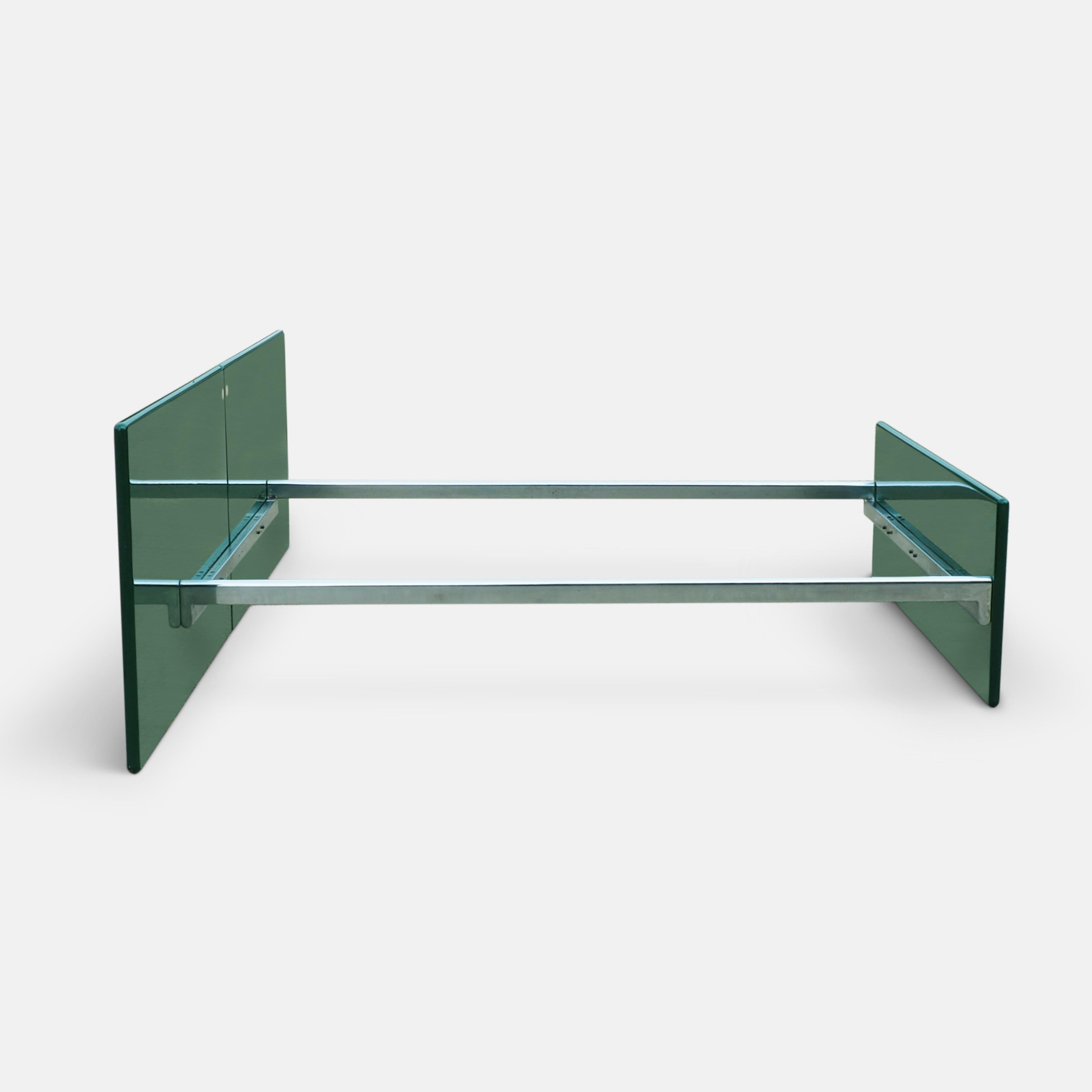 Kazuhide Takahama Green Lacquered Bed Frame for Simon, Dino Gavina, Italy, 1970s 5