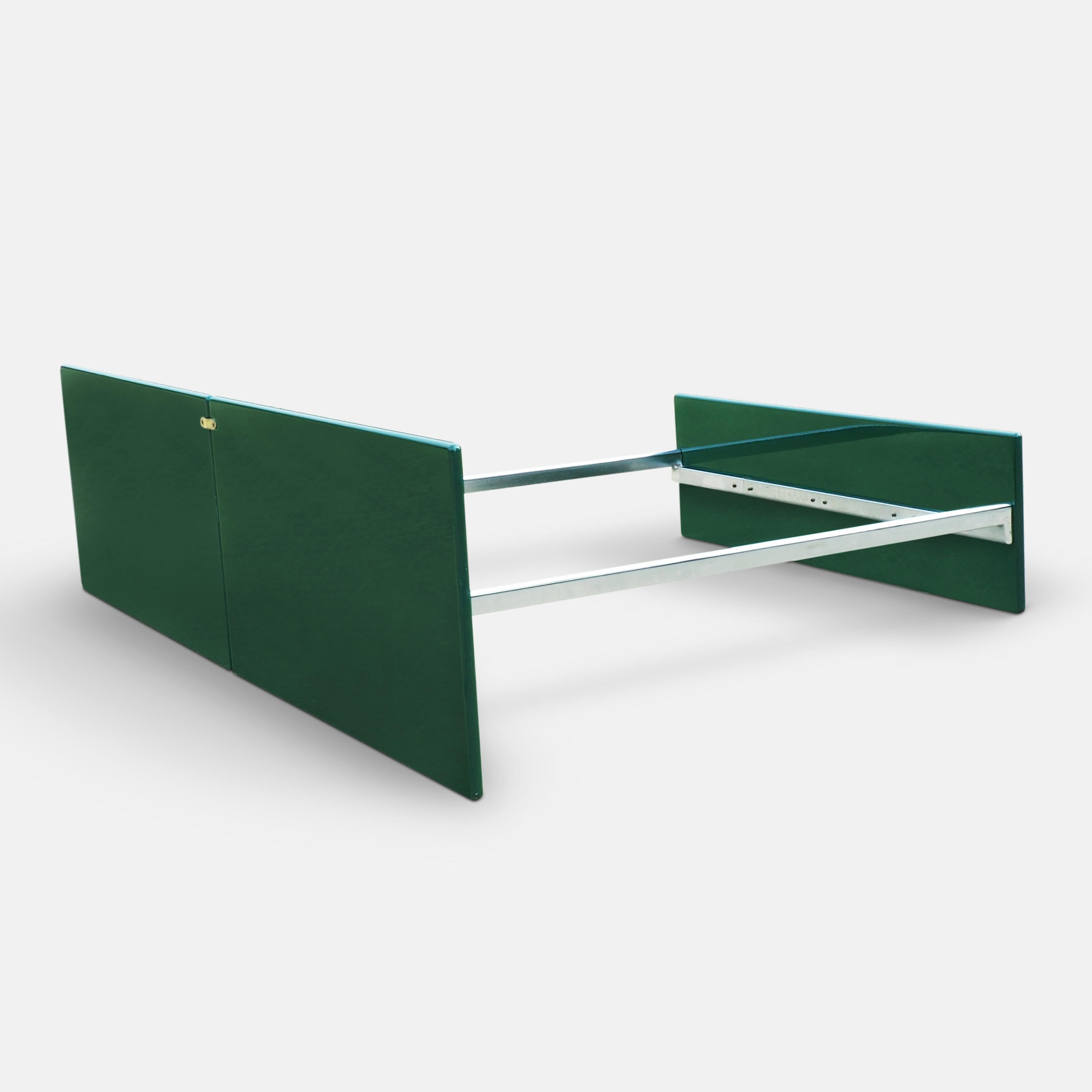 Kazuhide Takahama Green Lacquered Bed Frame for Simon, Dino Gavina, Italy, 1970s In Good Condition In London, GB