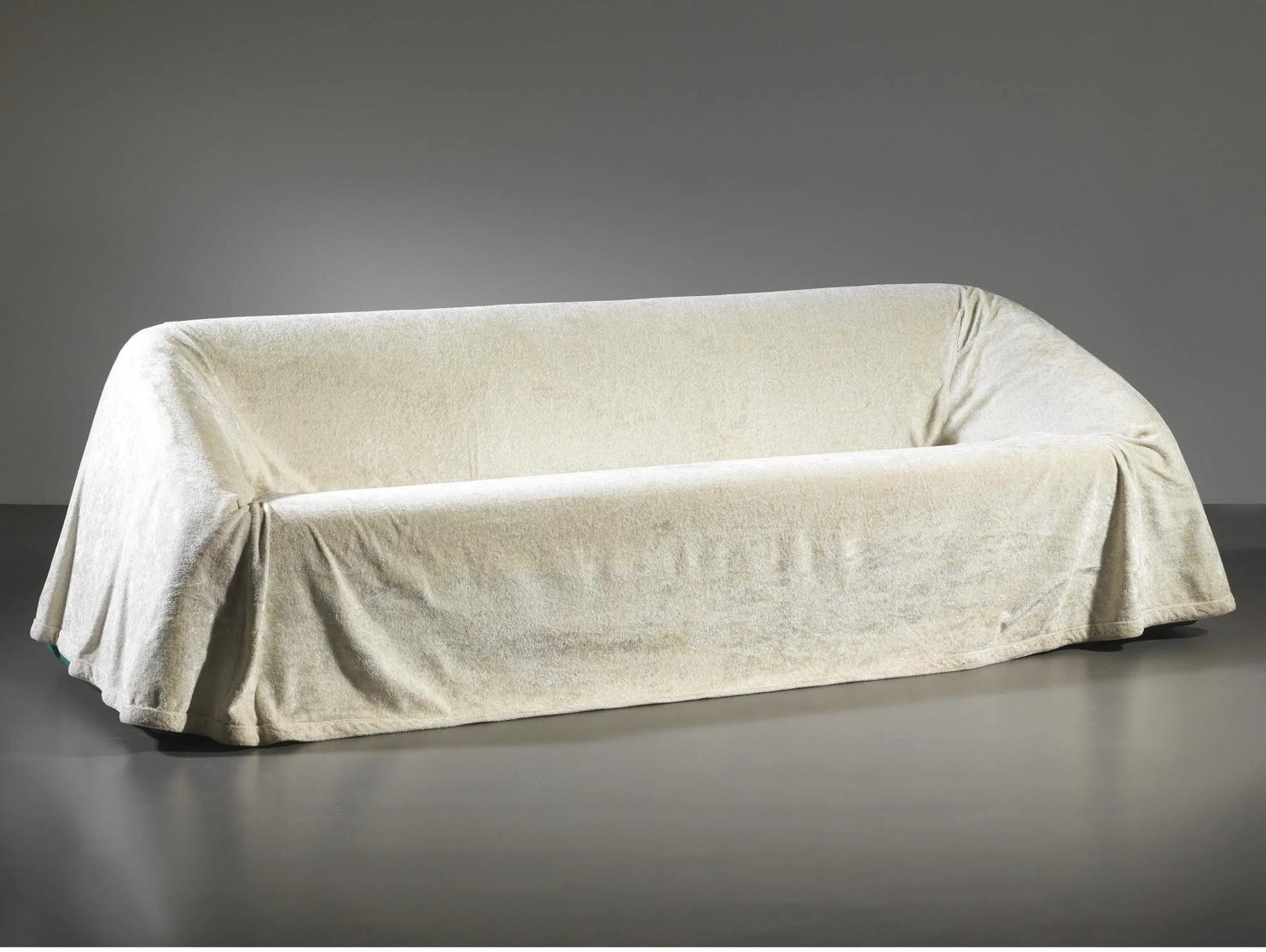 Italian Kazuhide Takahama, Mantilla Sofa for Gavina, Italy 1974 (Big Size) For Sale