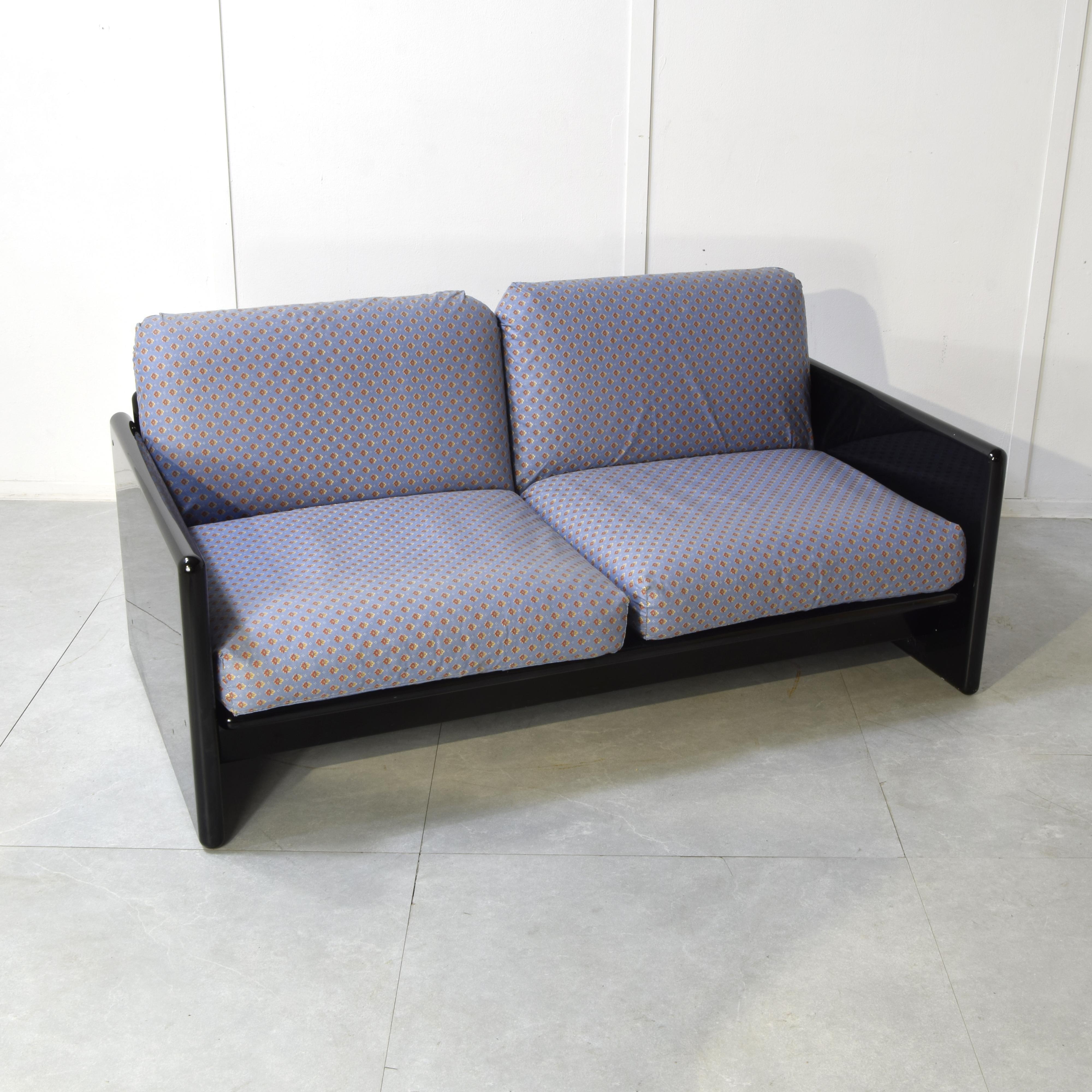 Kazuhide Takahama sofa for Simon Gavina 1970s im Angebot 3