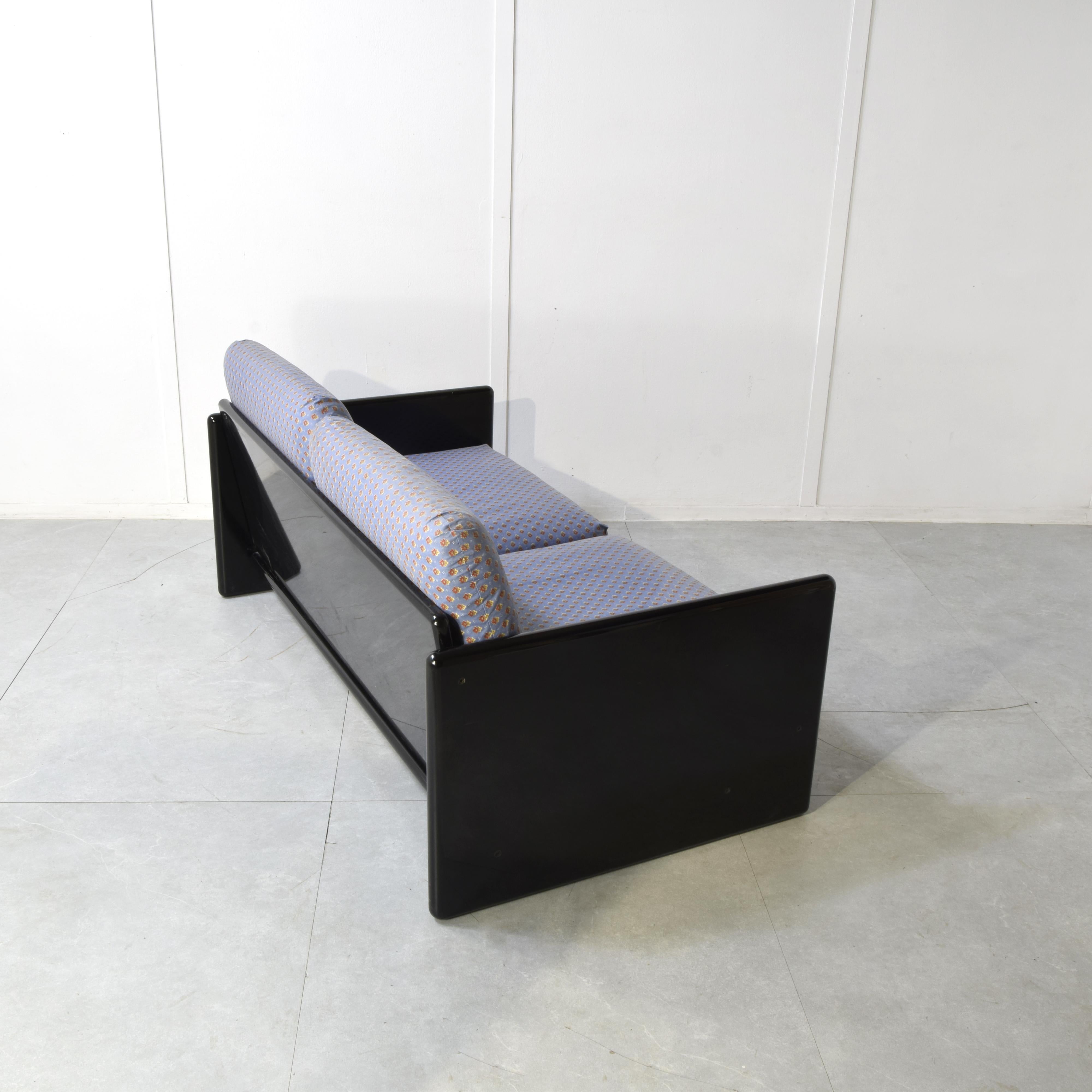 Kazuhide Takahama sofa for Simon Gavina 1970s im Angebot 4