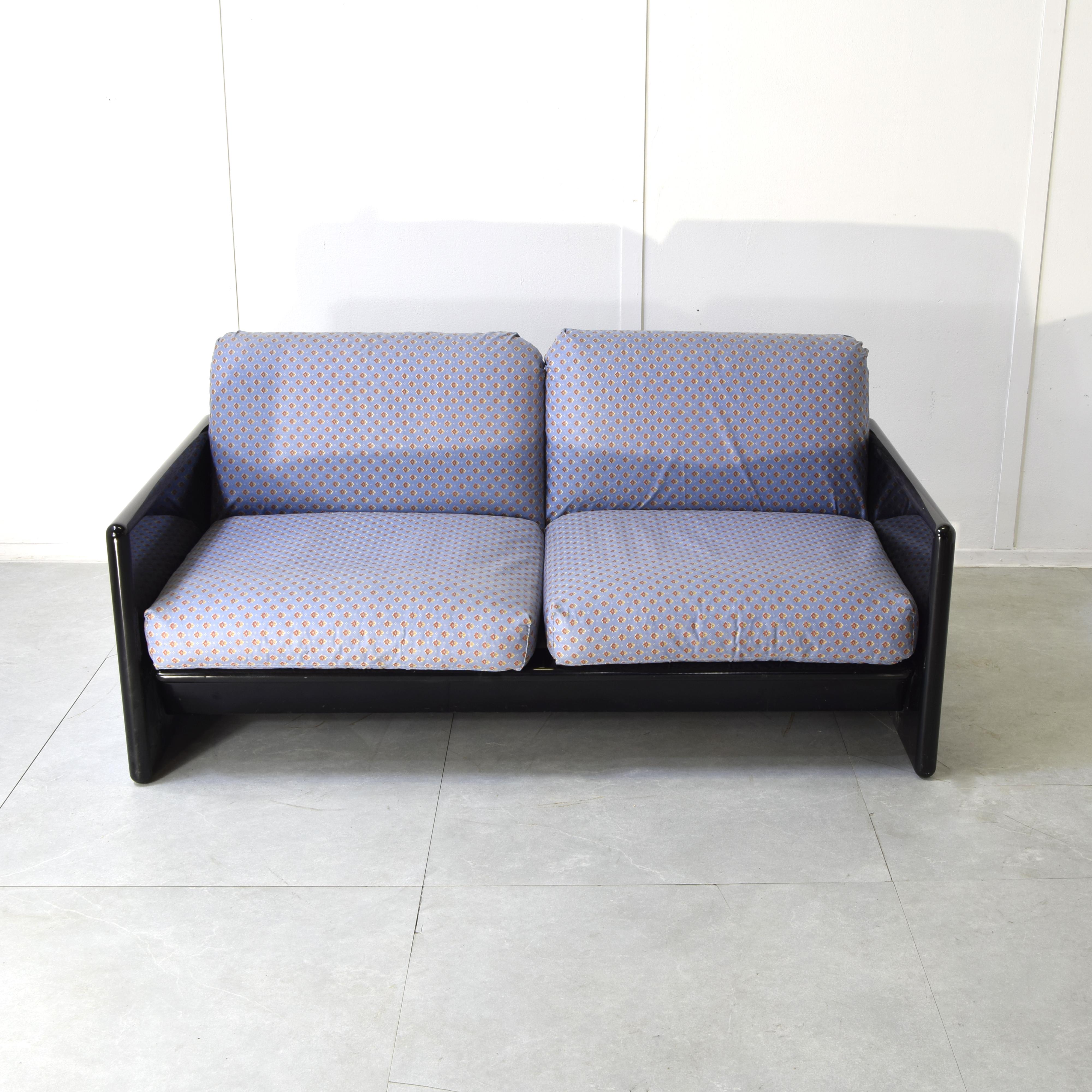 Kazuhide Takahama sofa for Simon Gavina 1970s (Ende des 20. Jahrhunderts) im Angebot