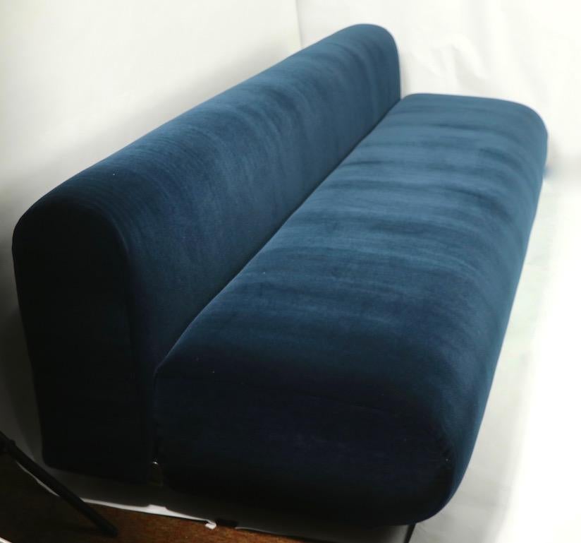 Kazuhide Takahama Suzanne Sofa by Gavina for Knoll In Excellent Condition In New York, NY