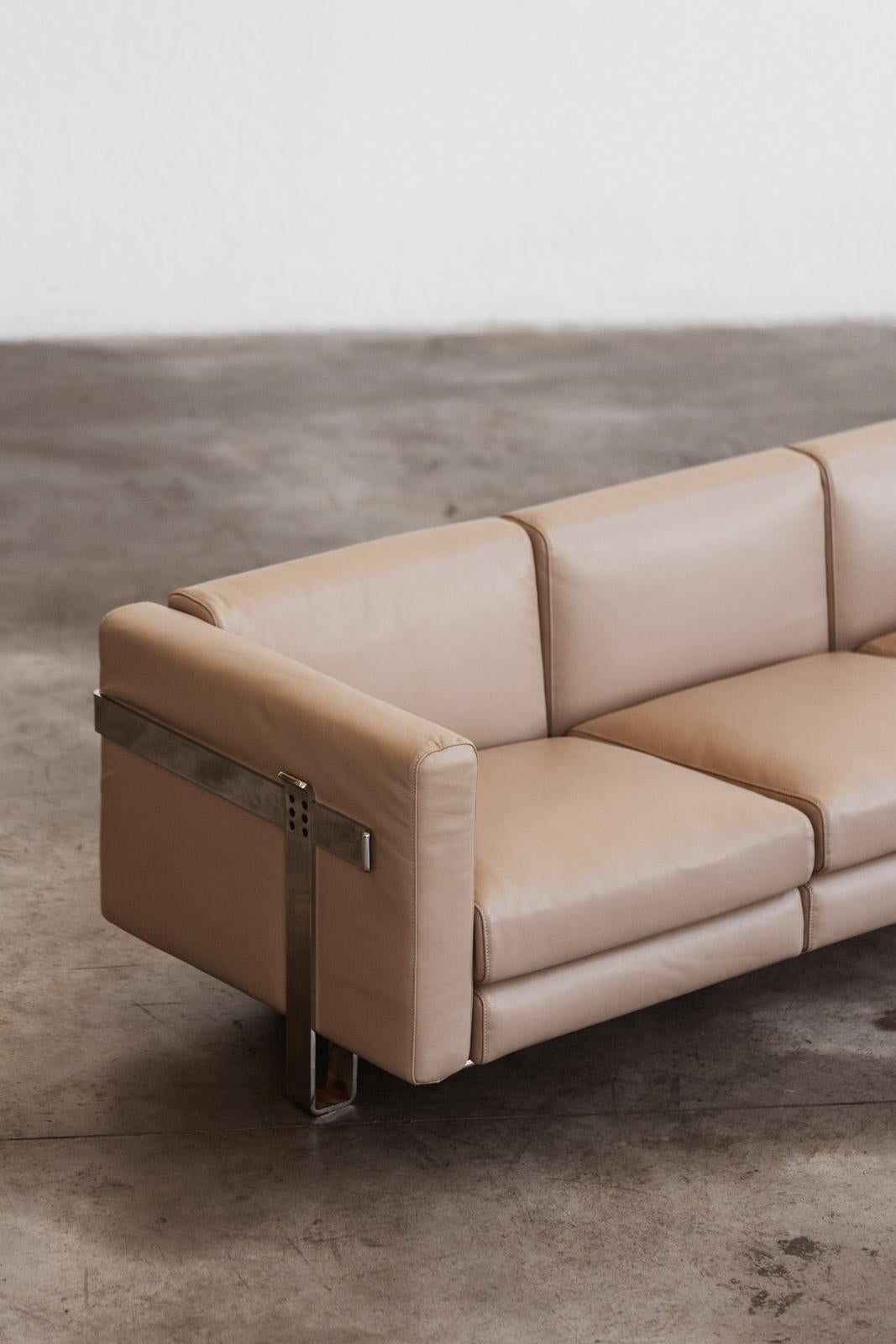 Kazuhide Takahama Three-seater Sofa for Simon Gavina, Natural Leather, 1965 For Sale 1