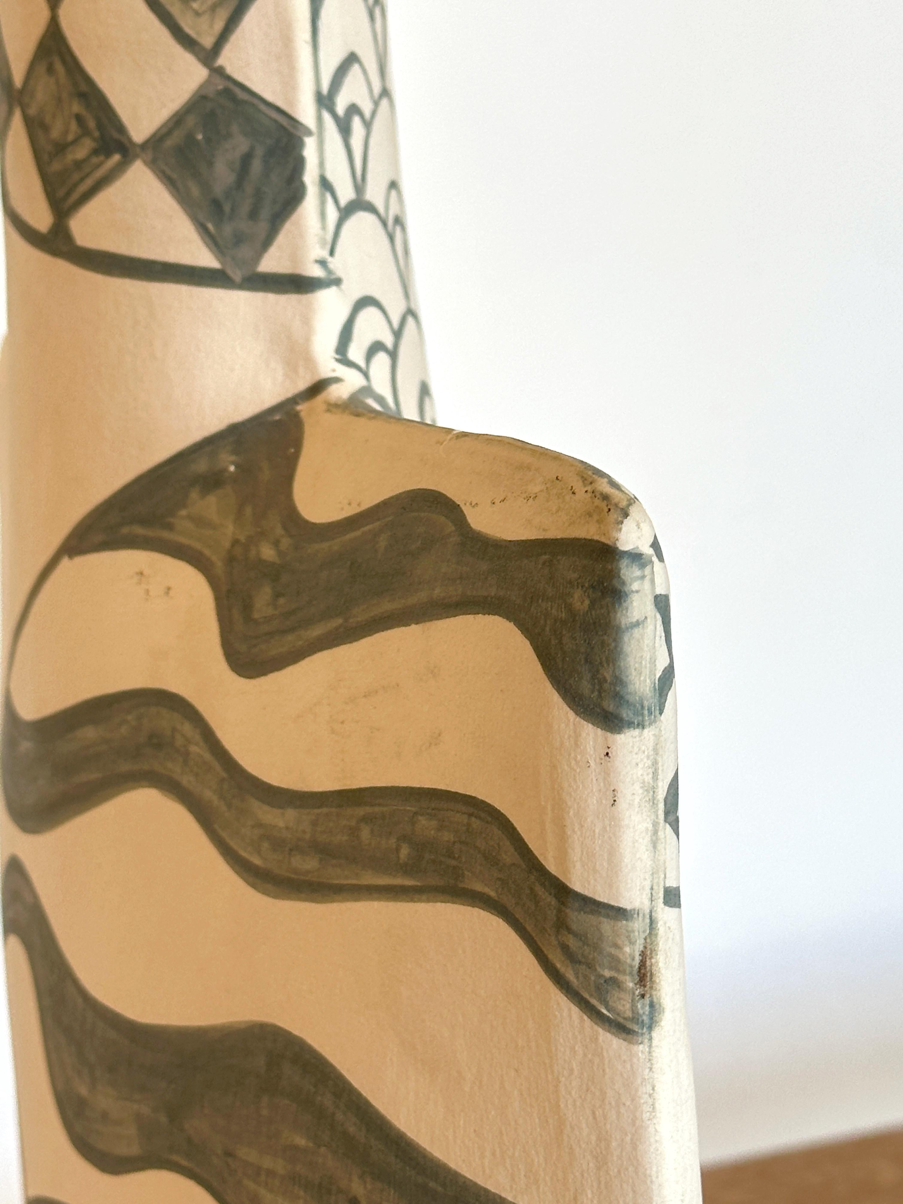 Kazuko Matthews California Post-modern Ceramic Kimono Vase Signed, ca 1980-1990s For Sale 3