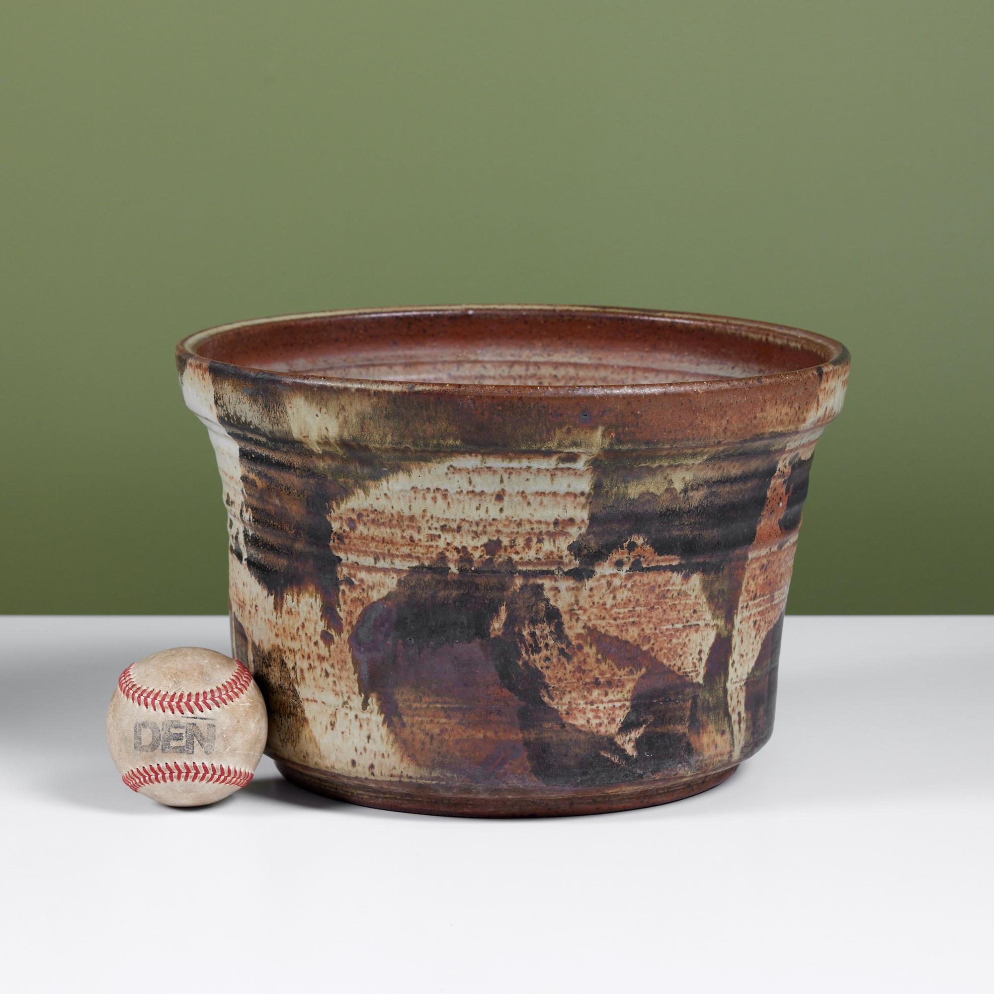 Kazuko Matthews Keramik glasiertes Pflanzgefäß (Moderne der Mitte des Jahrhunderts) im Angebot
