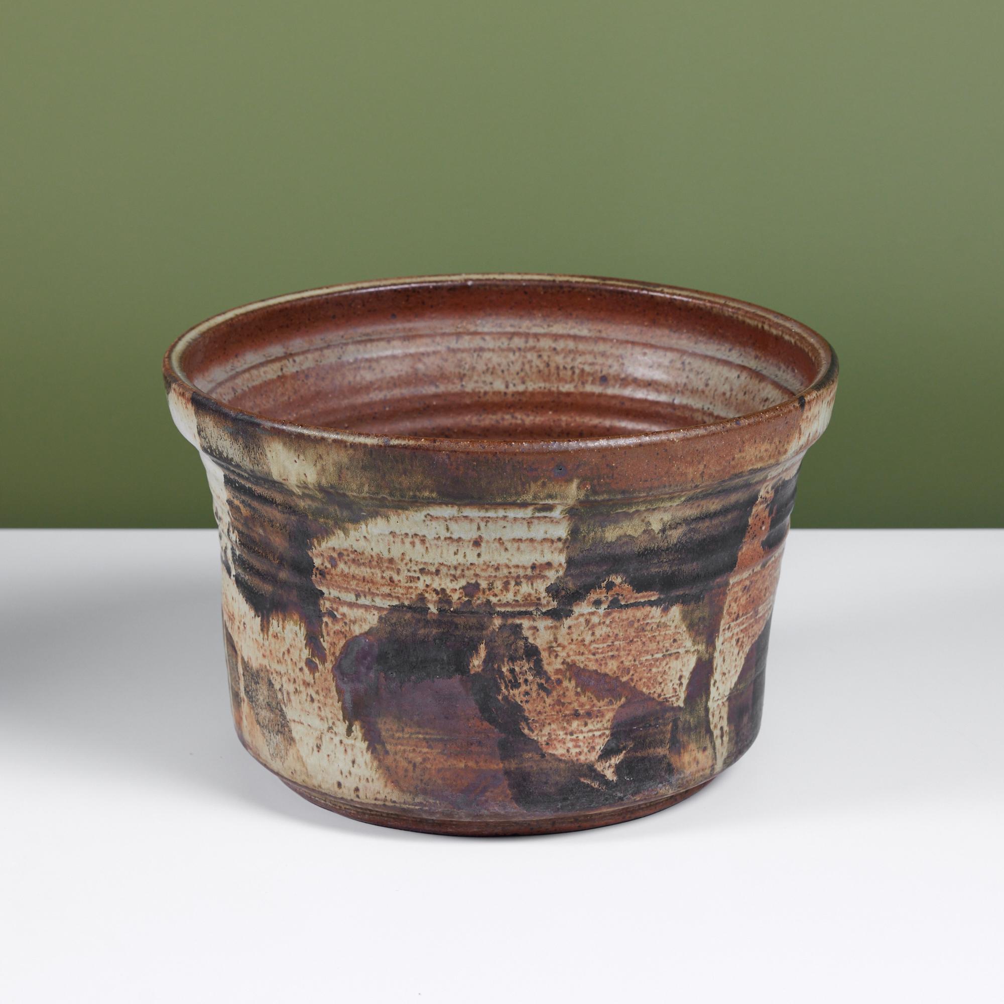 Kazuko Matthews Keramik glasiertes Pflanzgefäß (Glasiert) im Angebot