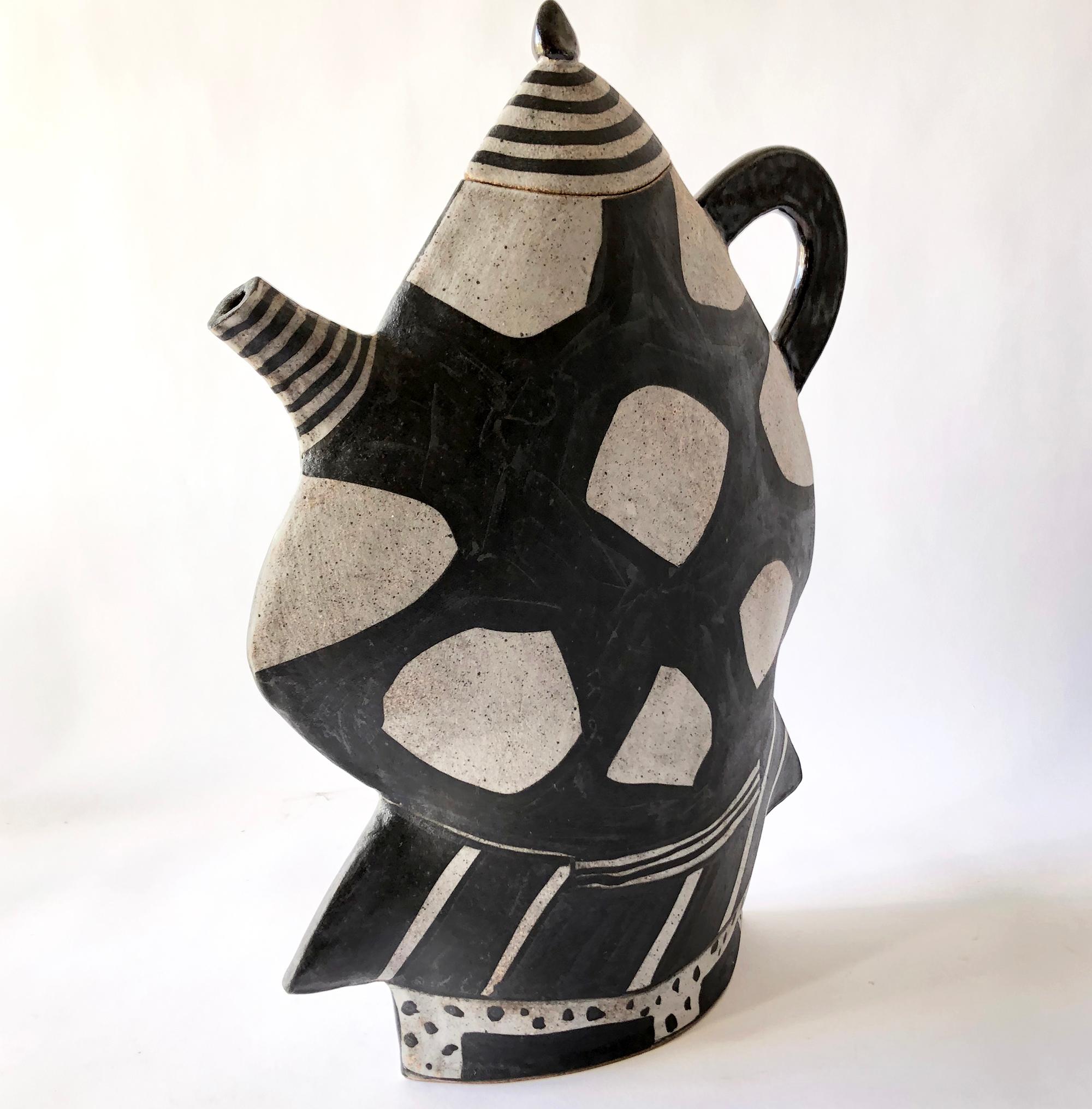 Late 20th Century Kazuko Matthews Post Modern California Studio Stoneware Teapot with Lid For Sale