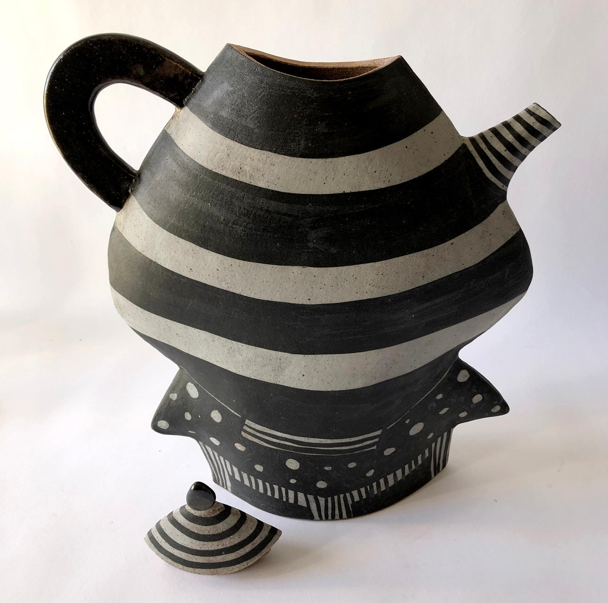 Kazuko Matthews Post Modern California Studio Stoneware Teapot with Lid For Sale 1