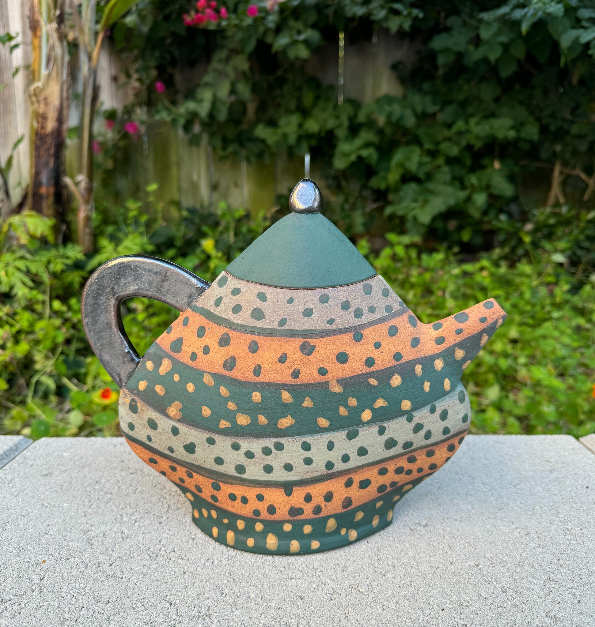 Tetera de cerámica postmoderna Kazuko Matthews, California, años 80 Posmoderno en venta