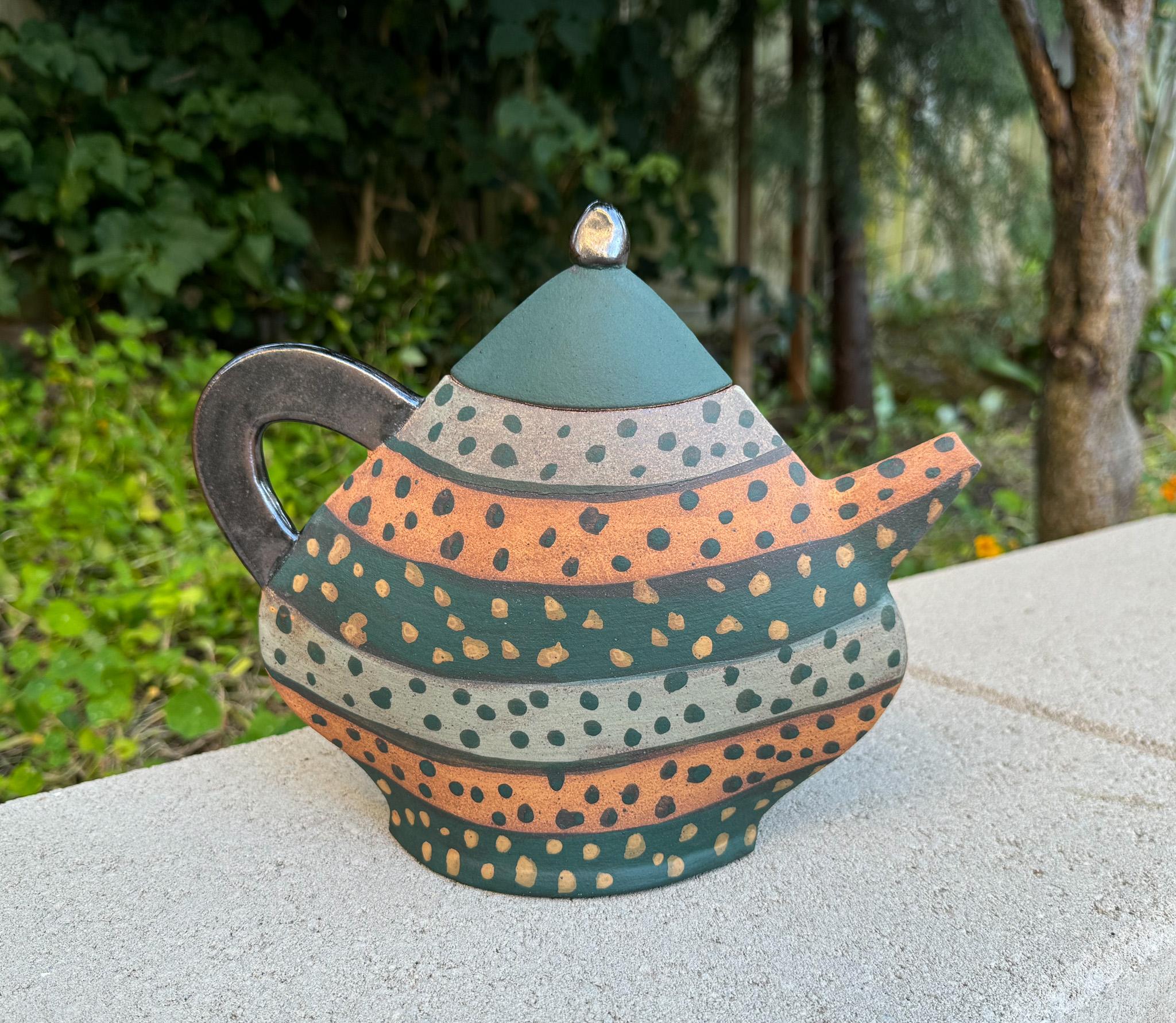 Tetera de cerámica postmoderna Kazuko Matthews, California, años 80 Cerámico en venta