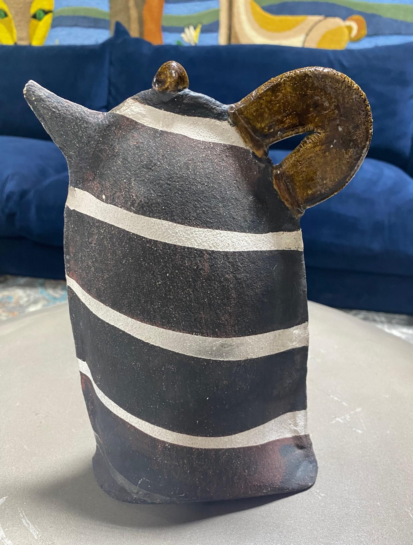 Kazuko Matthews Signed Flattened Postmodernist Stoneware Teapot Vase Vessel In Good Condition In Studio City, CA