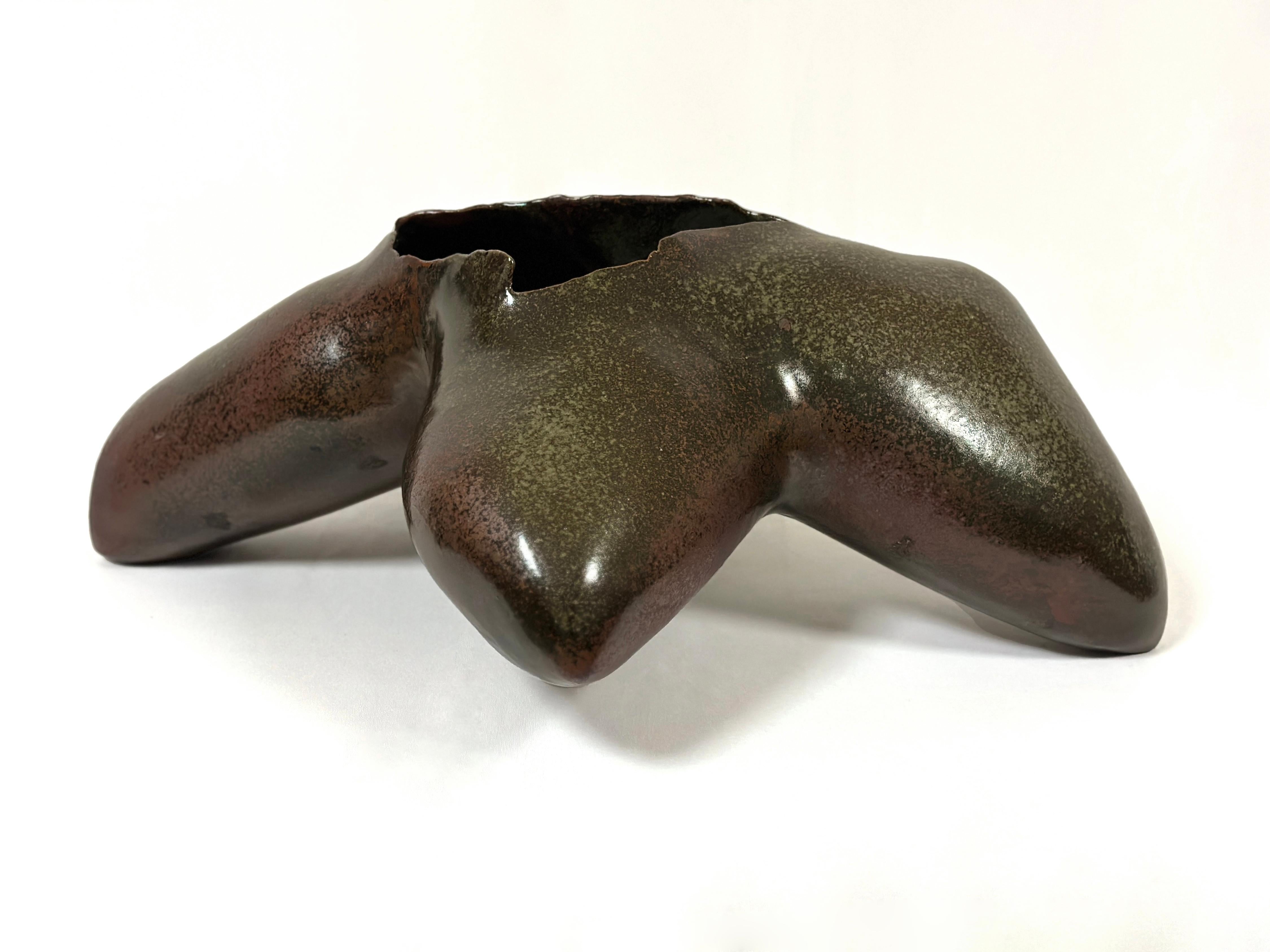 KAZUO TAKIGUCHI (b.1953)
Amoeboid Brown, 2003
Stoneware 
7 x 17 x 22 inches  
With artist signed tomobako

Provenance
Artist's studio
Eric Zetterquist, NYC
Private collection, MA

His sculptural process is both complicated and highly creative. Using