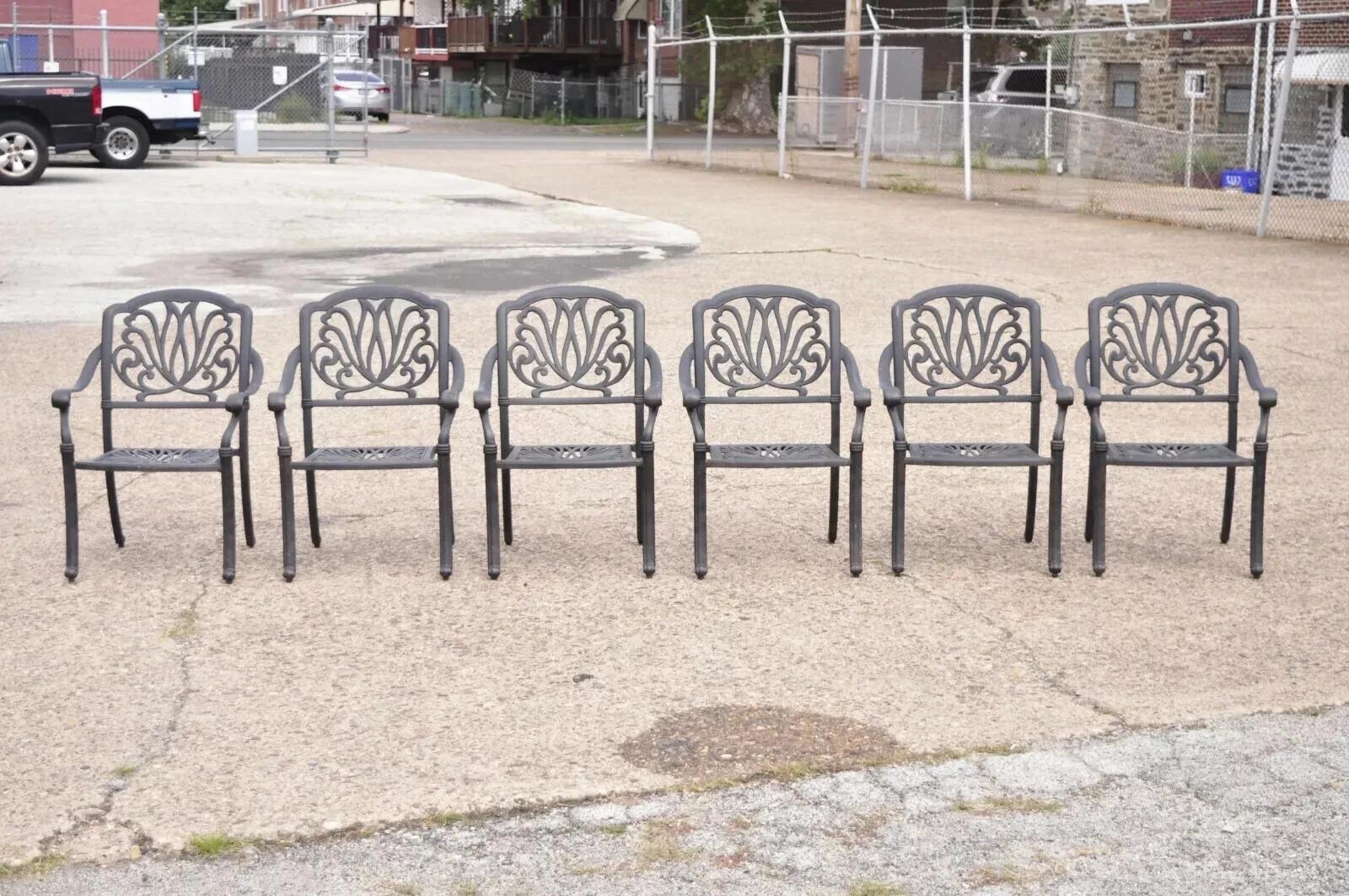 KB Patio Elizabeth Collection Poltroncine da giardino in alluminio - Set di 6. L'inserzione comprende (6) poltroncine, design a scorrimento, schienale e sedute a traliccio, gambe affusolate, set molto bello. Circa alla fine del XX secolo. Misure: