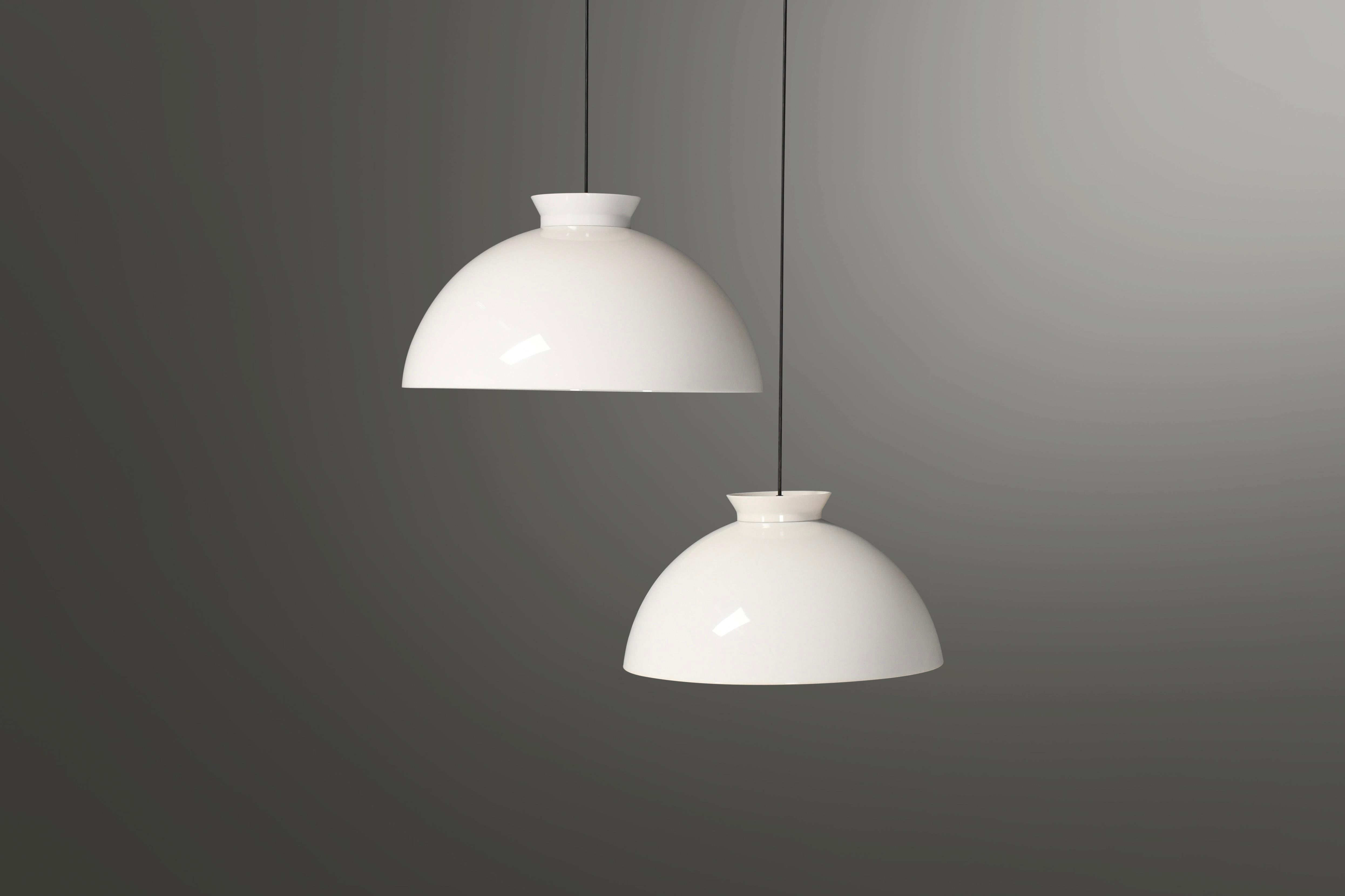 Beautiful Kartell ‘KD 6 Grande’ Pendant in very good condition.

Designed in the 1959 by Achille and Pier Giacomo Castiglioni.

This 'Grande' version is hard to find and much rarer then the smaller version of the lamp.

White plastic shade and