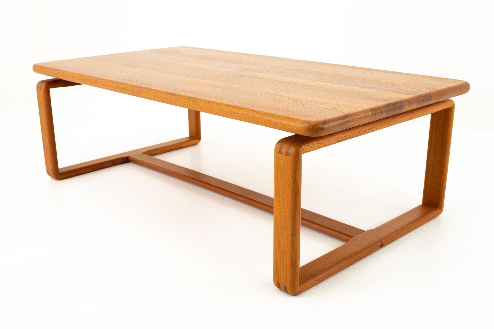 American KD Furniture Mid Century Teak Coffee Table