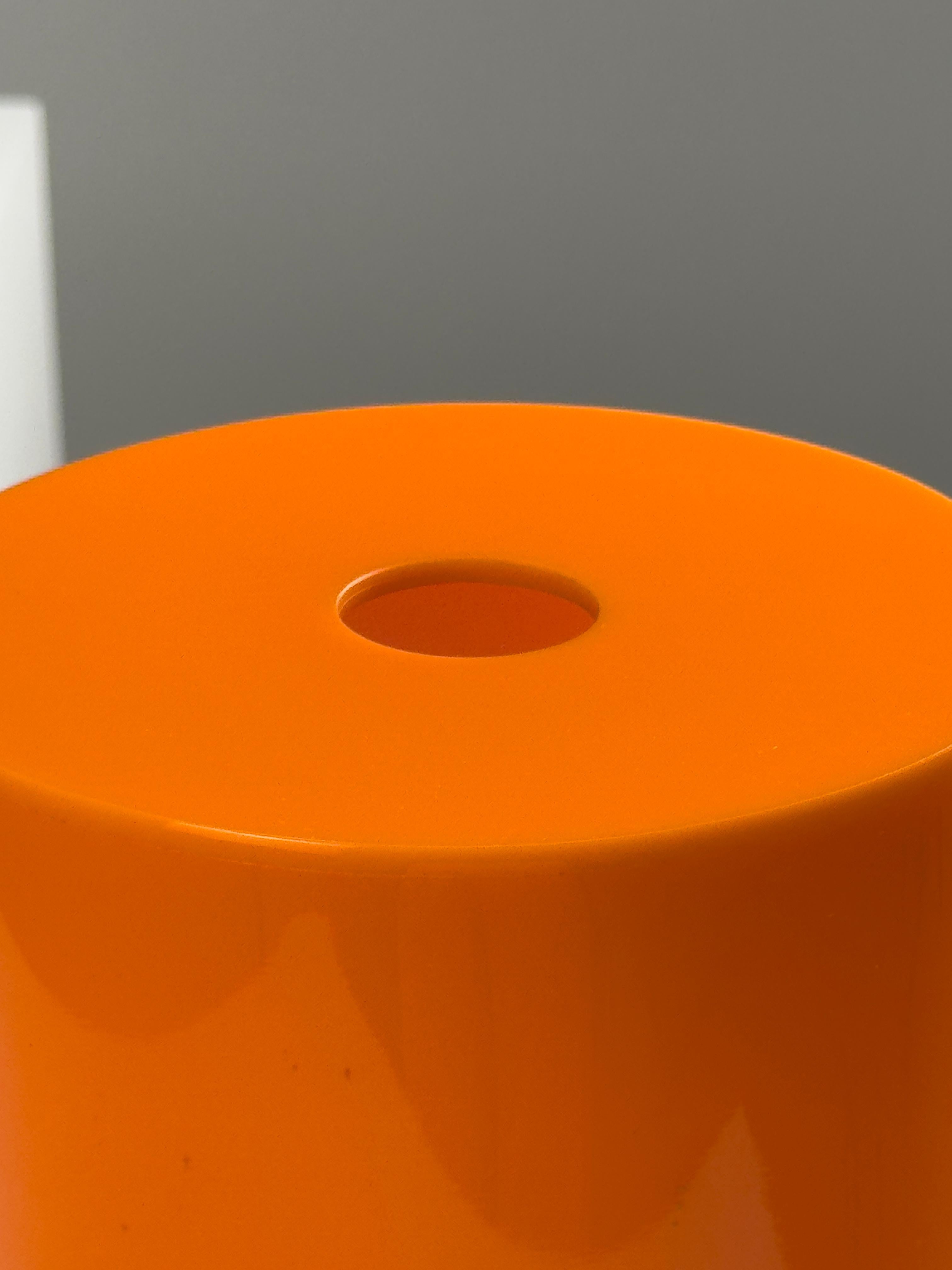 KD8 - Lámpara de mesa 4008 diseñada por Joe Colombo para Kartell, Italia 1964 Plástico en venta