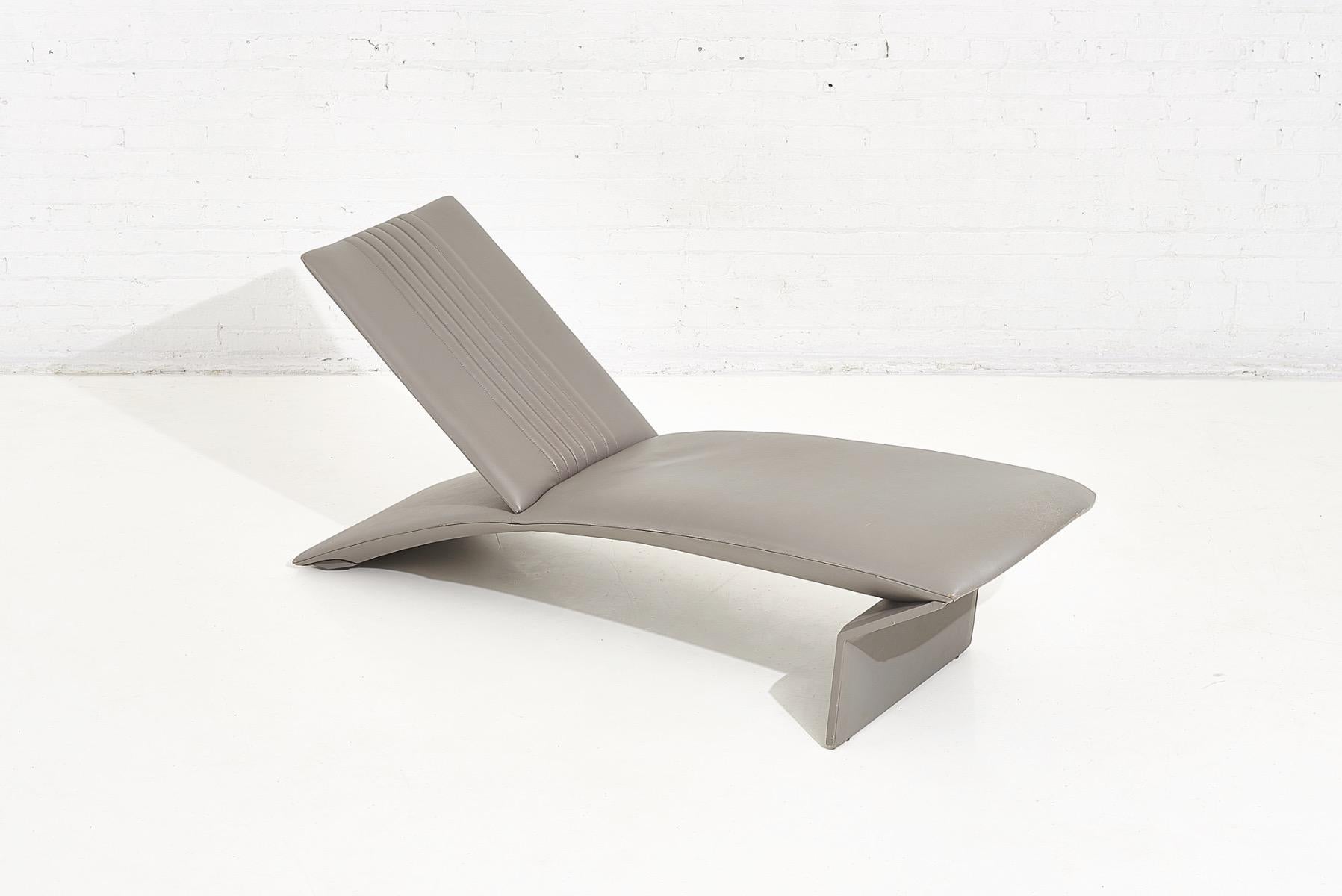 Ke-Zu Leather Chaise Lounge by Dakota Jackson, 1989 2