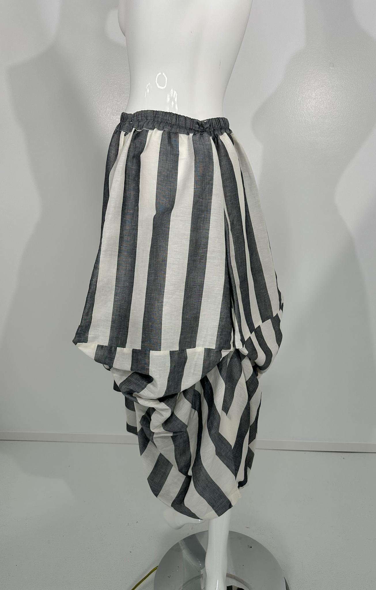 Kedem Sasson Gris y Blanco Lino Raya Ancha Drapeado Arte de Llevar Falda S-M en venta 2