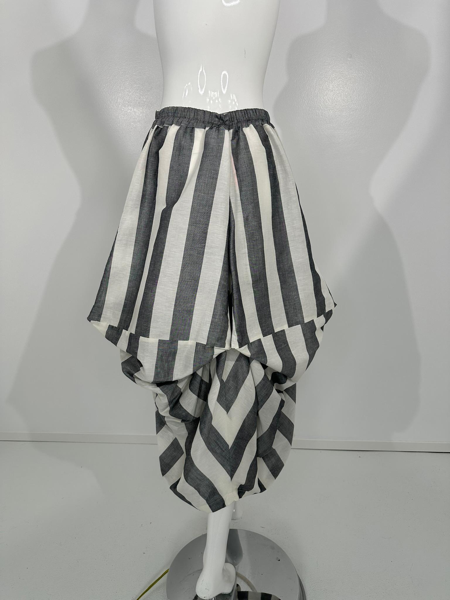 Kedem Sasson Gris y Blanco Lino Raya Ancha Drapeado Arte de Llevar Falda S-M en venta 3