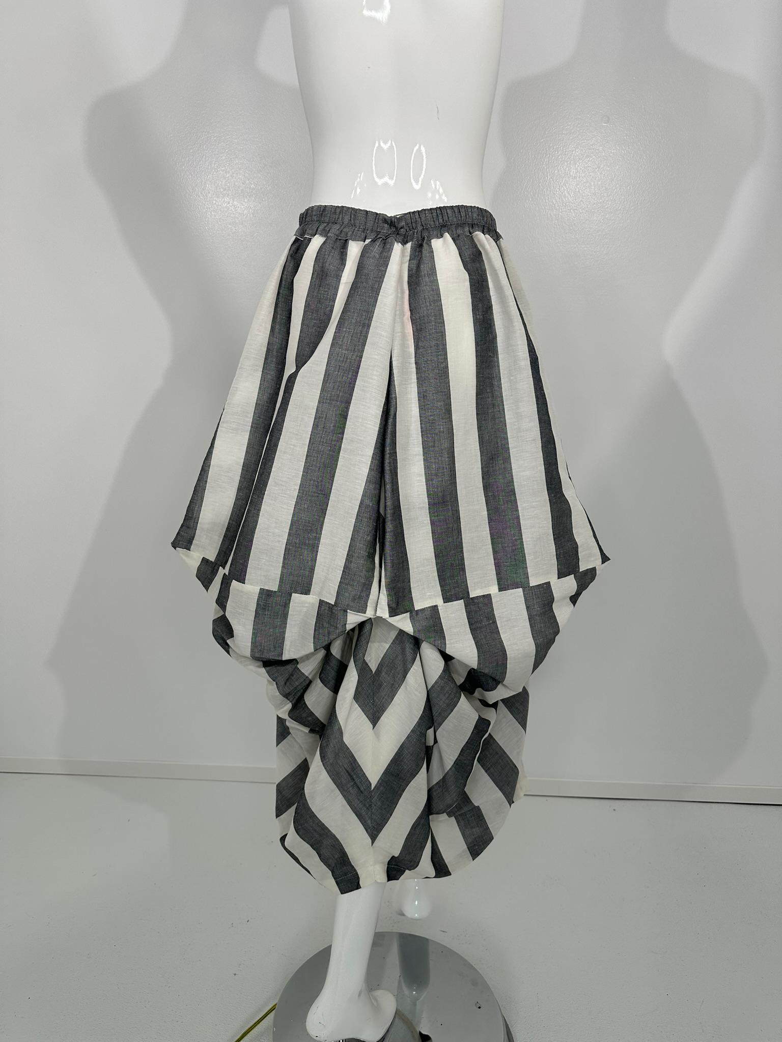 Kedem Sasson Gris y Blanco Lino Raya Ancha Drapeado Arte de Llevar Falda S-M en venta 4