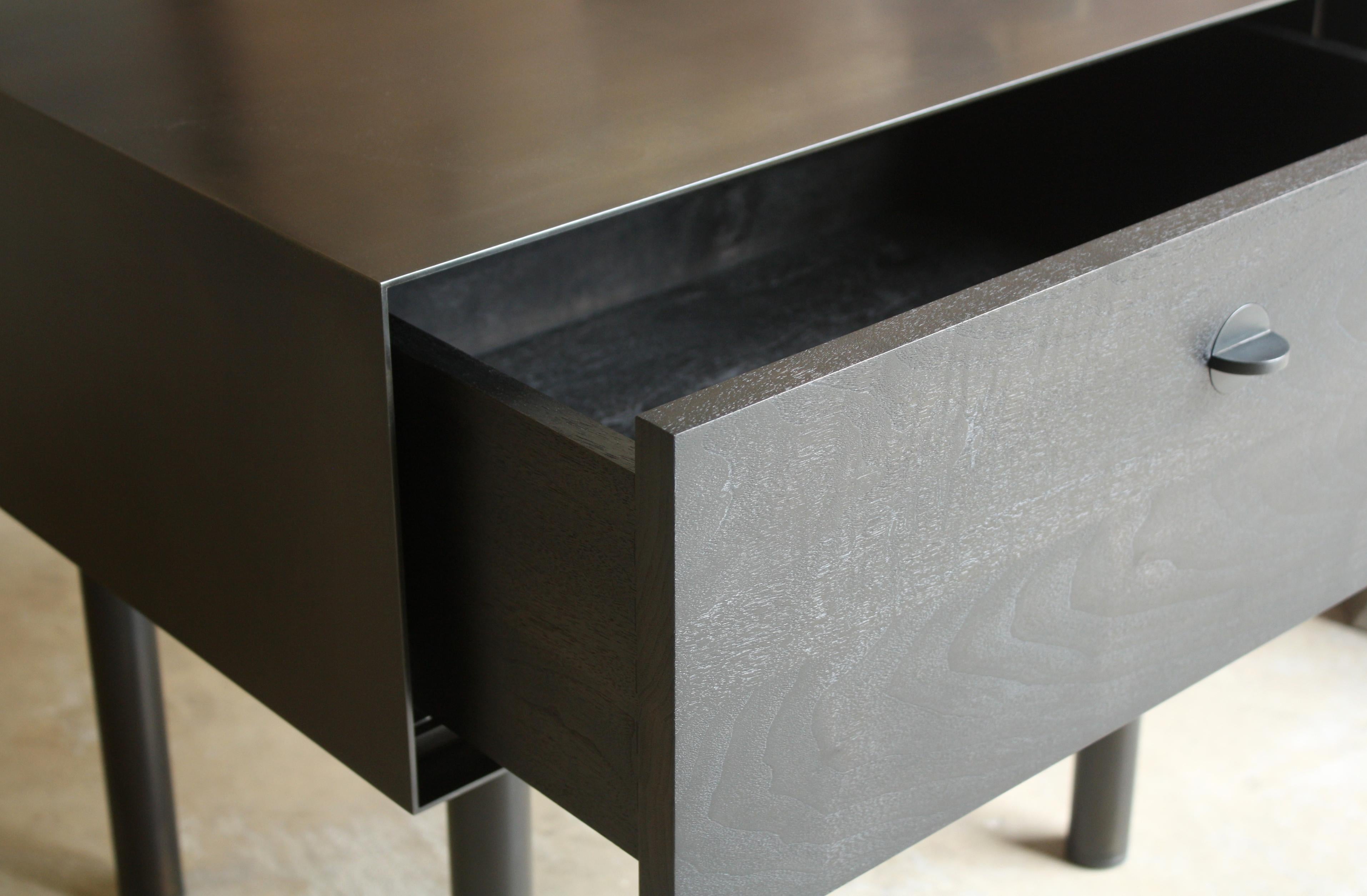 Américain Kedzie meuble de rangement d'appoint ou table de nuit personnalisable en métal fait à la main par Laylo Studio en vente