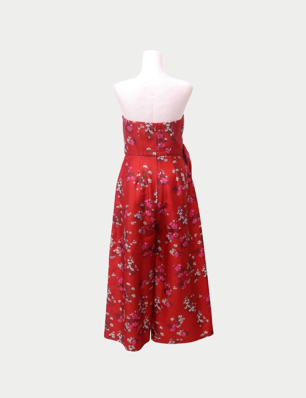 Keepsake Roter geblümter trägerloser Overall mit seitlicher Bindung - EU 38 im Zustand „Hervorragend“ im Angebot in Amman, JO